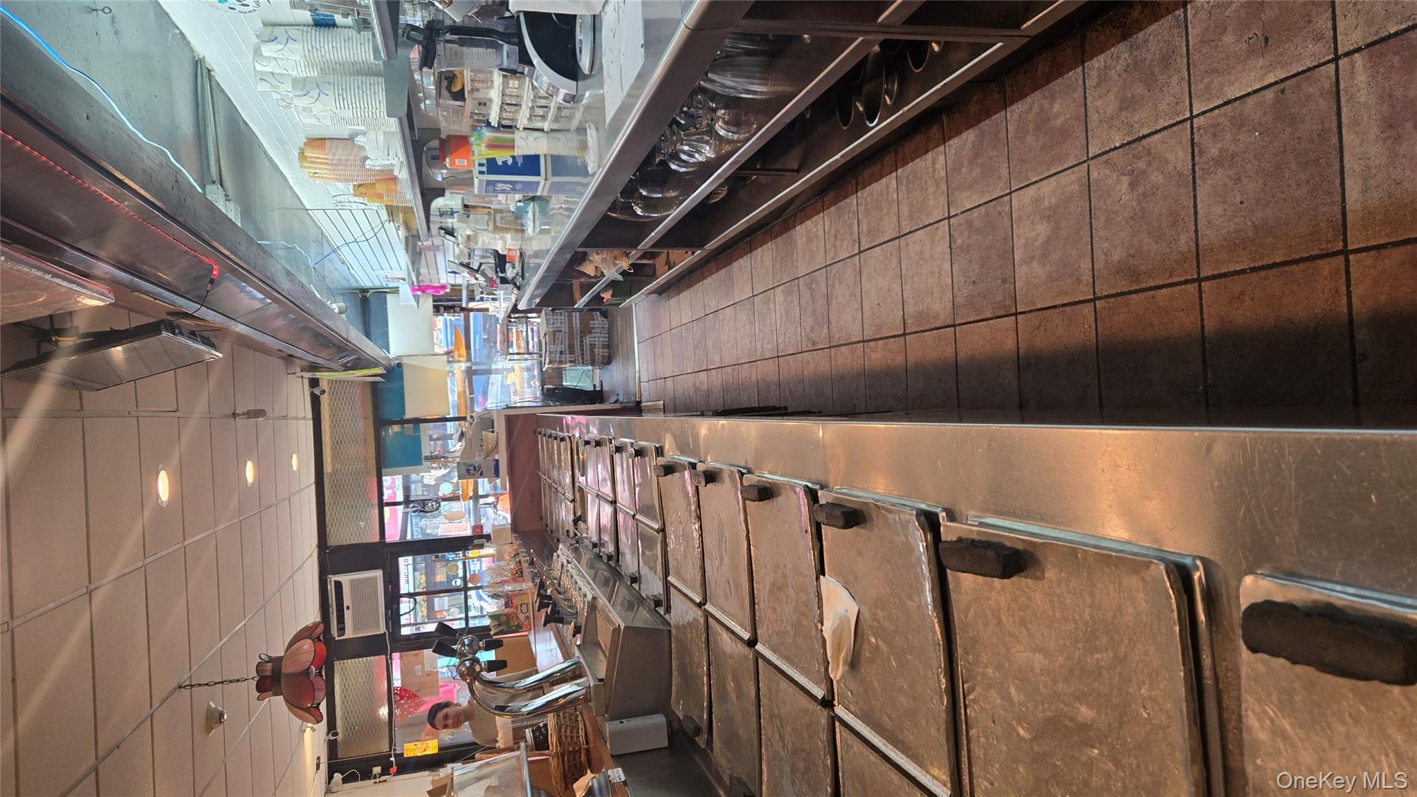 #5 photo, 211 Rockaway Avenue, ナッソー郡 Valley Stream , NY 11580