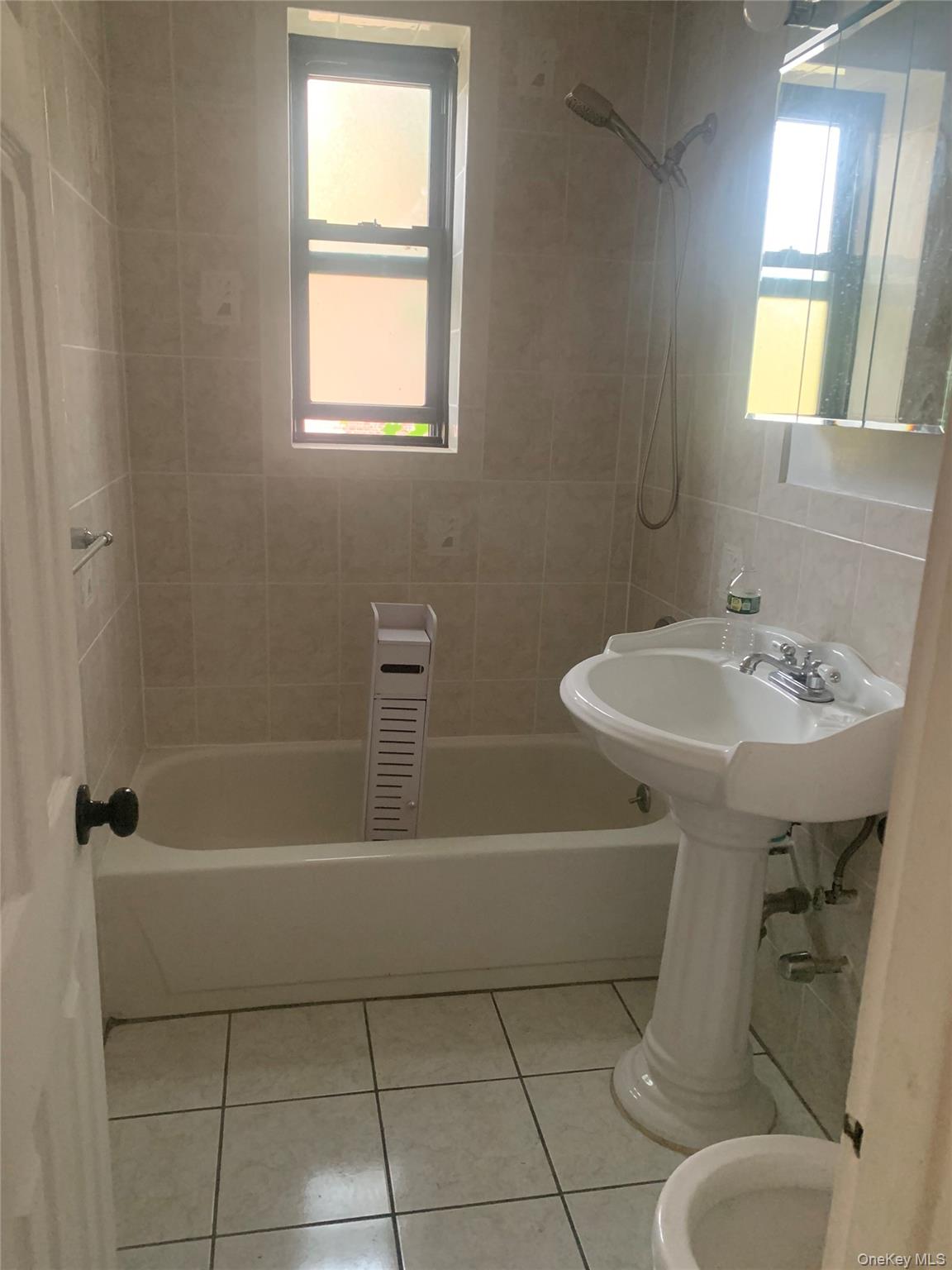 #5 photo, 144-54 Sanford Avenue, クイーンズ区 Flushing , NY 11355