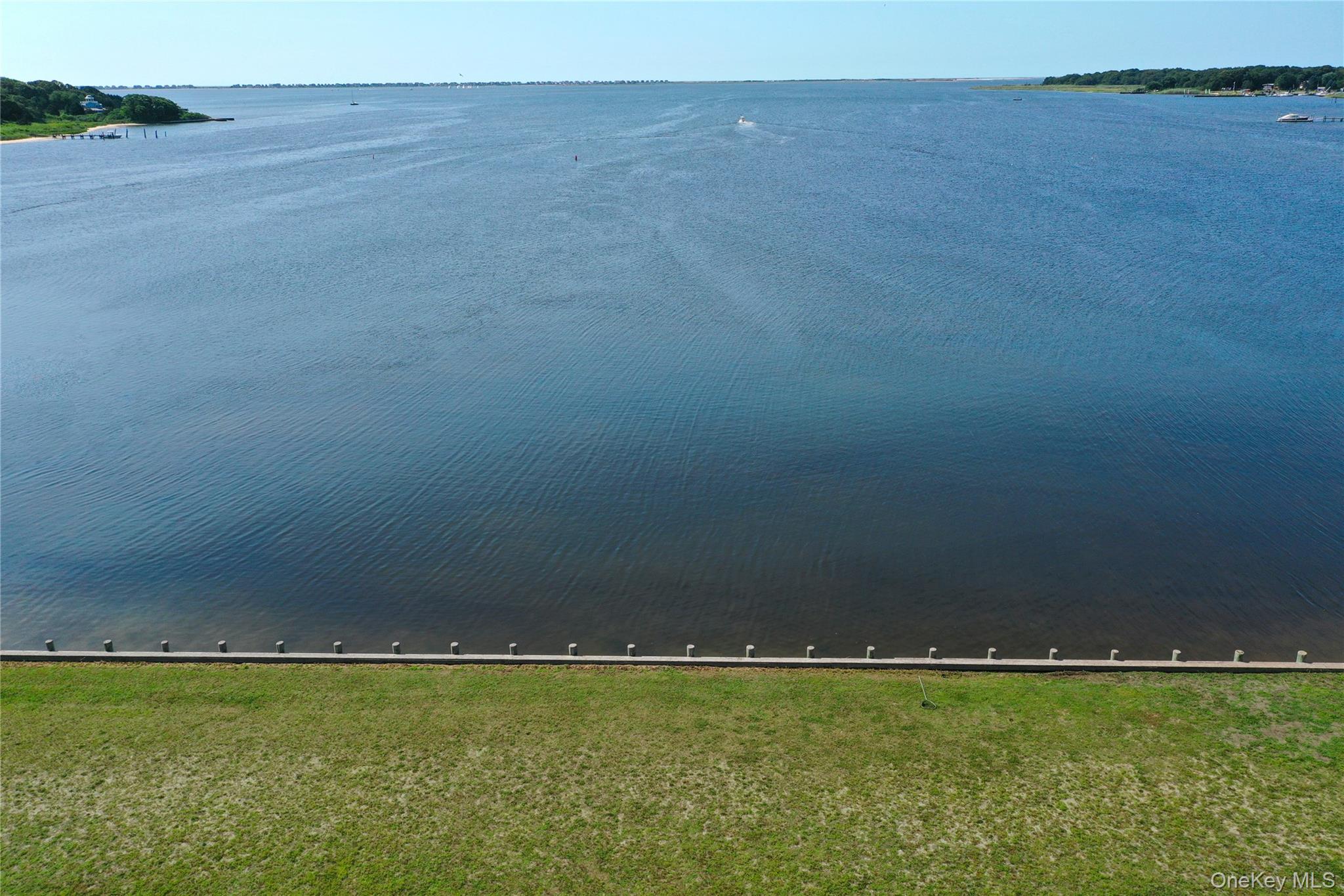 #9 photo, 63 South Bay Avenue, サフォーク郡 Eastport , NY 11941