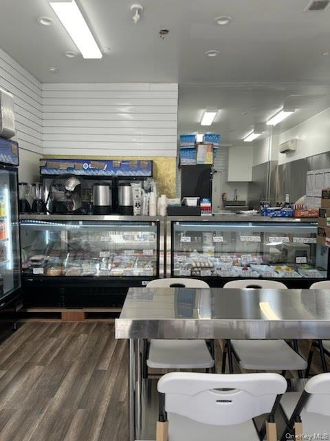 #2 photo, 142 Graham Avenue, ブルックリン区 Brooklyn , NY 11206