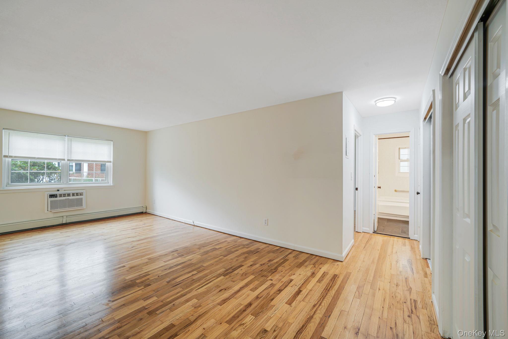 #9 photo, 336 Lakeland Avenue, सफ़ोक काउंटी Sayville , NY 11782