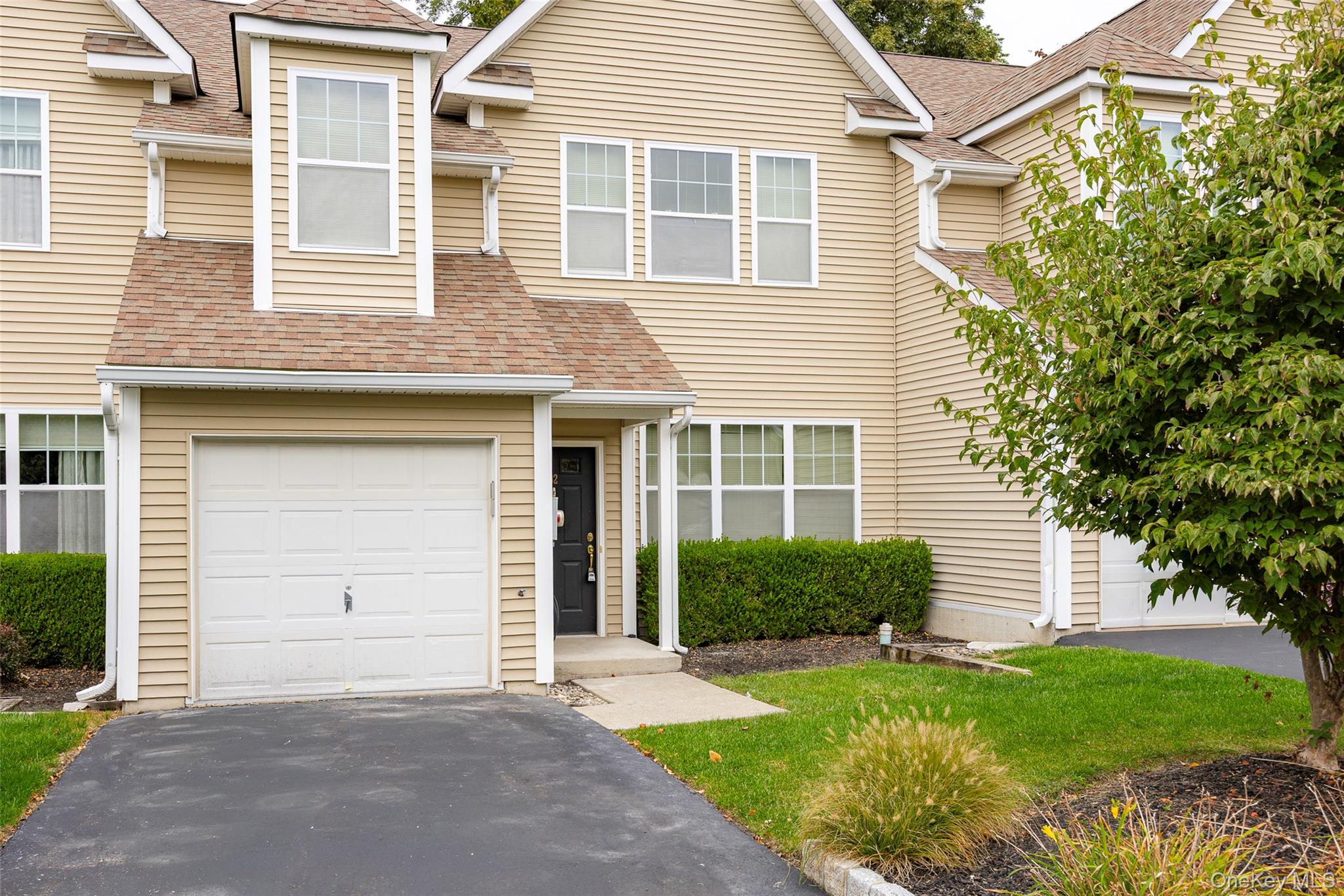 #1 photo, 32 Halley Court, Poughkeepsie , NY 12601