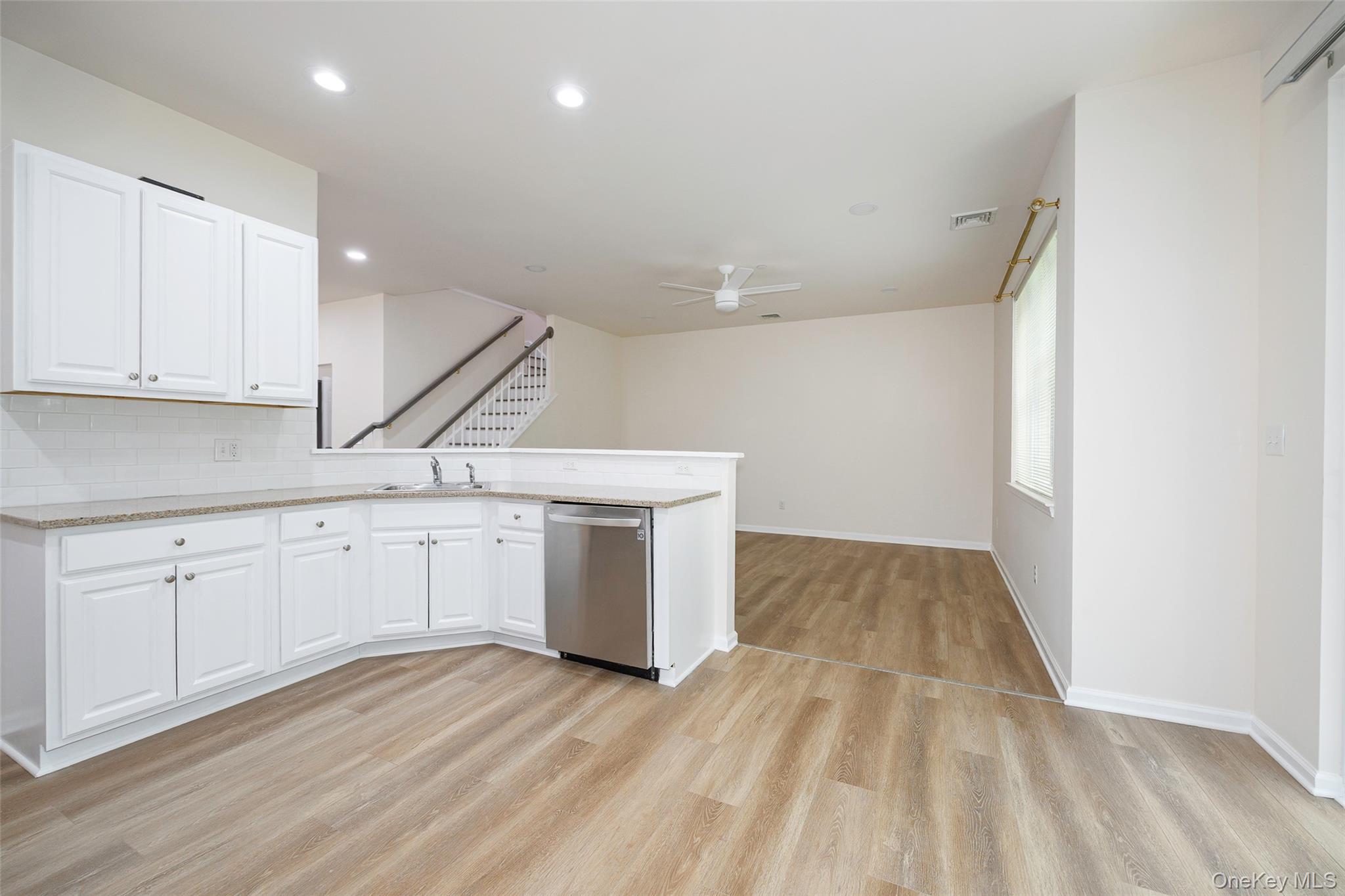 #11 photo, 32 Halley Court, Poughkeepsie , NY 12601