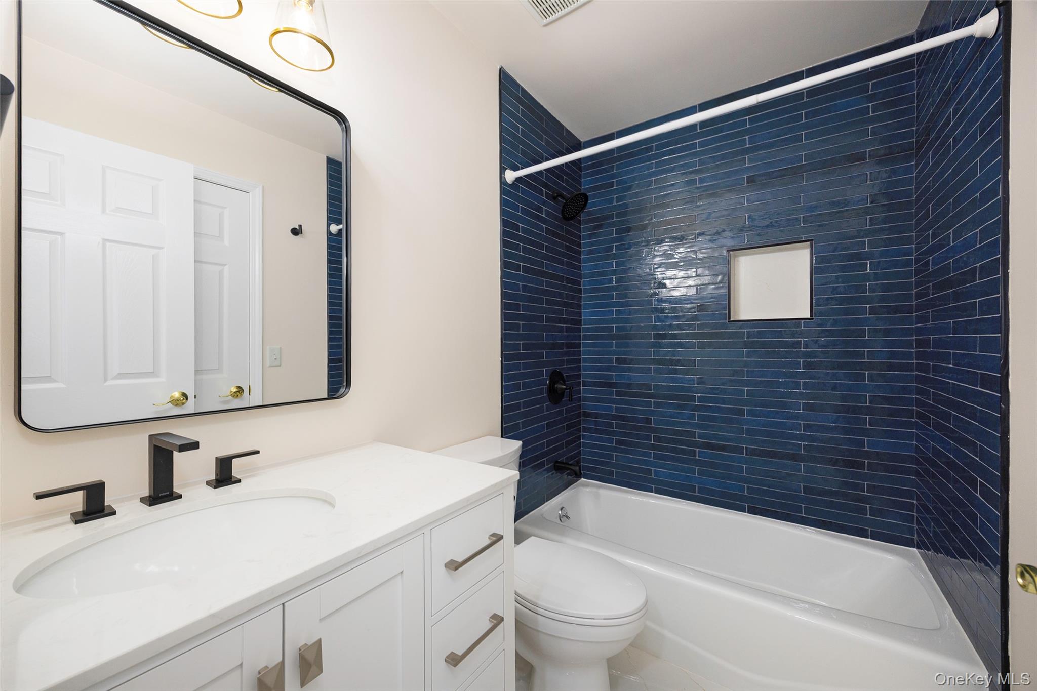 #19 photo, 32 Halley Court, Poughkeepsie , NY 12601