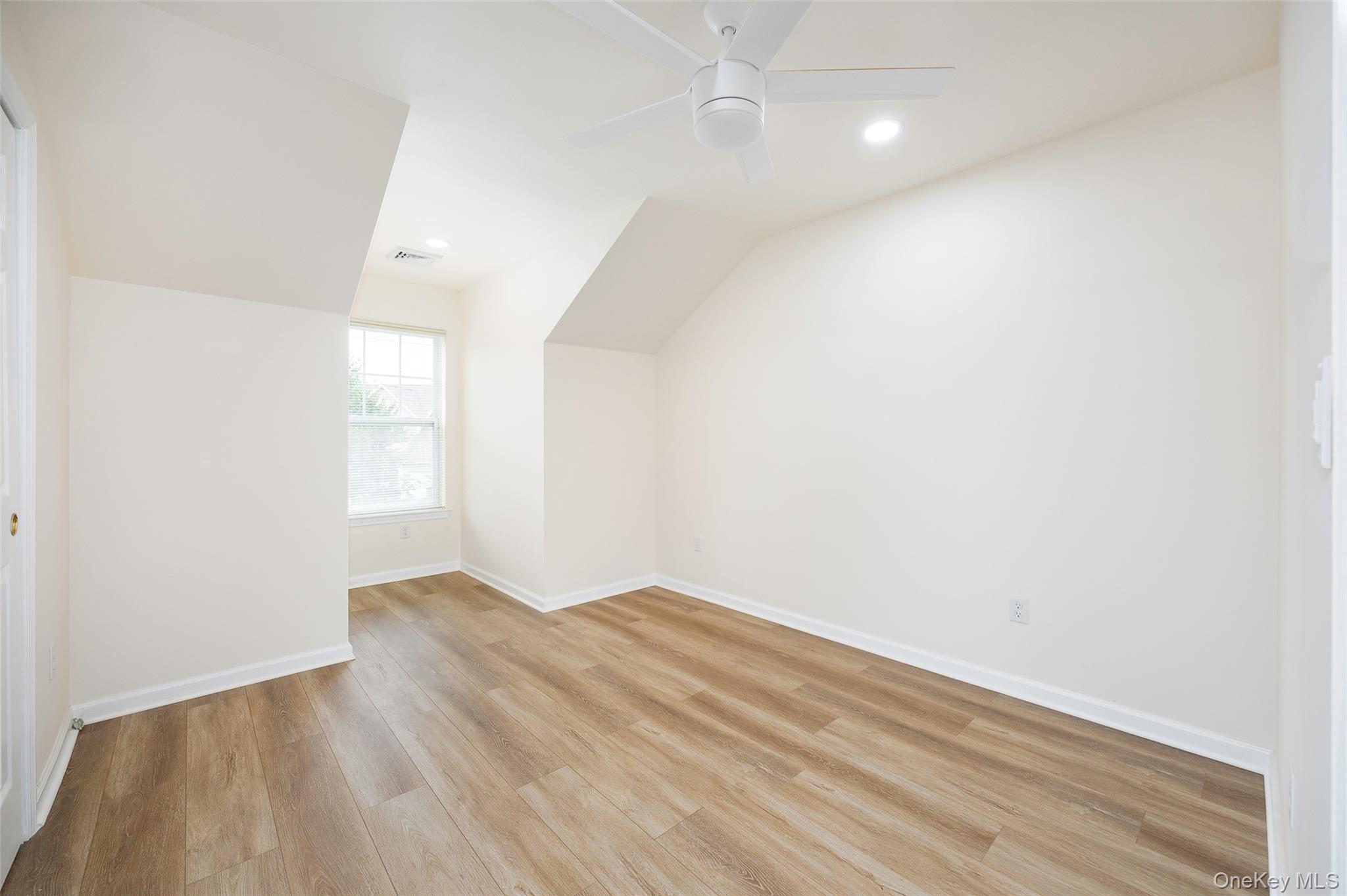 #20 photo, 32 Halley Court, Poughkeepsie , NY 12601