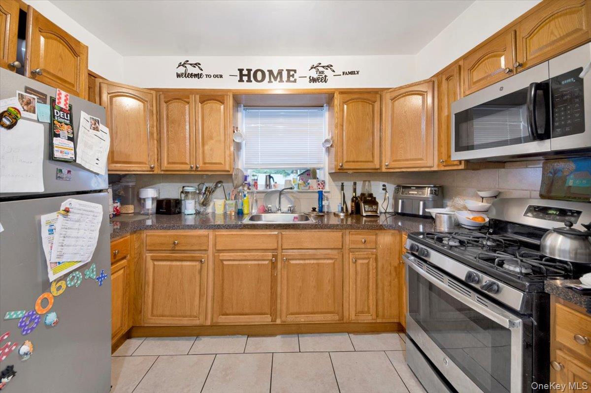 #10 photo, 3226 Ampere Avenue, Bronx , NY 10465