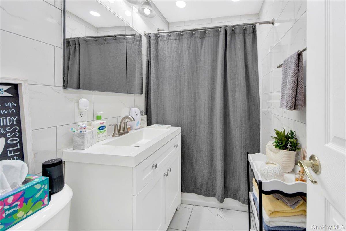 #17 photo, 3226 Ampere Avenue, Bronx , NY 10465