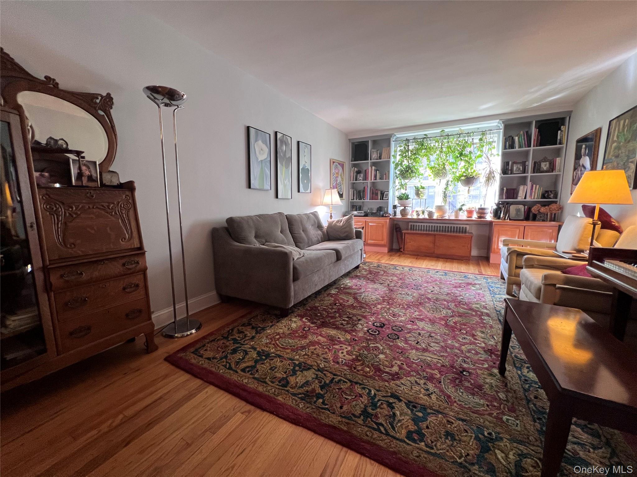 #10 photo, 2080 Barnes Avenue, Bronx , NY 10462