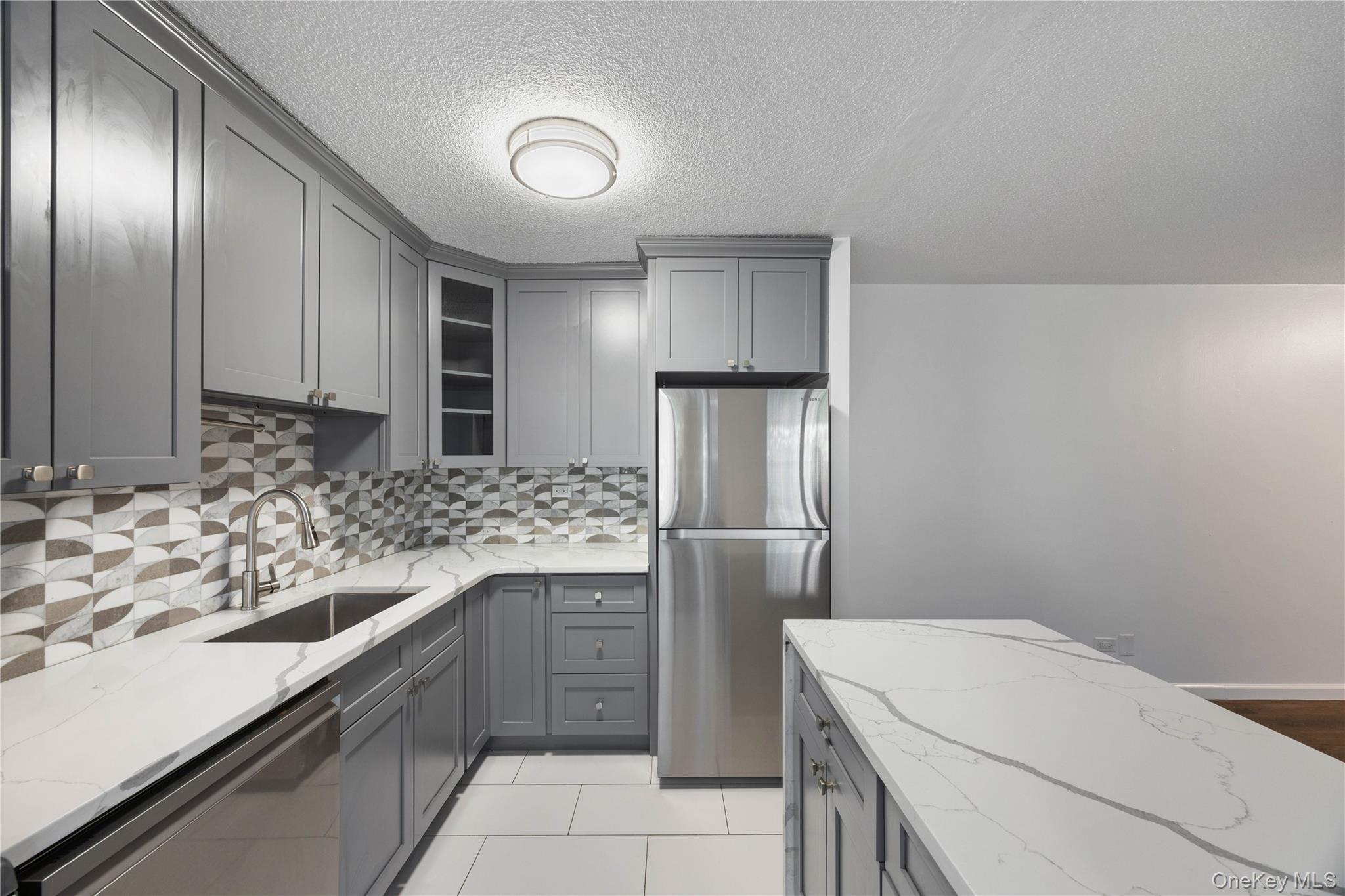 #9 photo, 2550 Olinville Avenue, ブロンクス区 Bronx , NY 10467