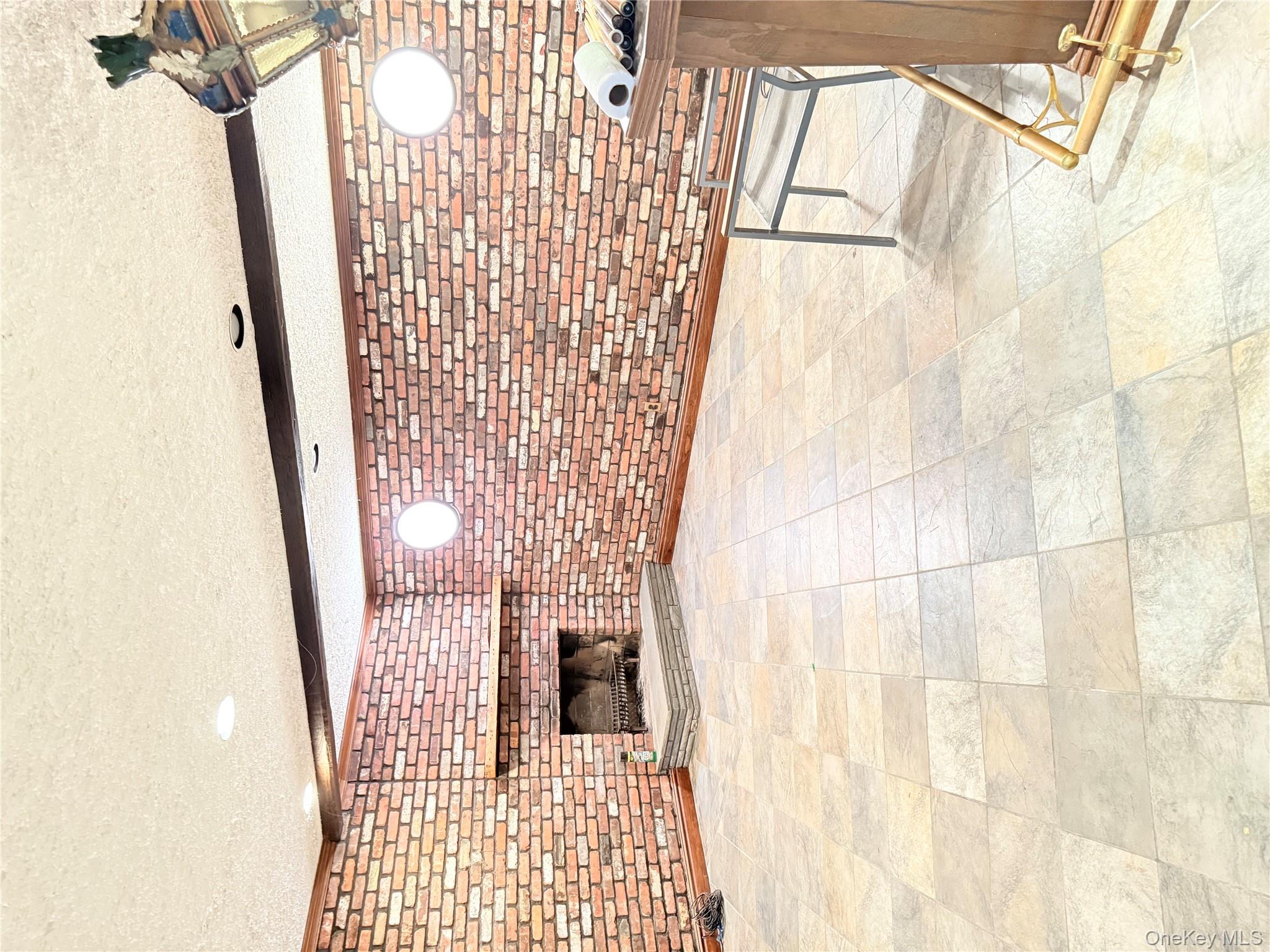 #13 photo, 30 Dogwood Road, Albertson , NY 11507