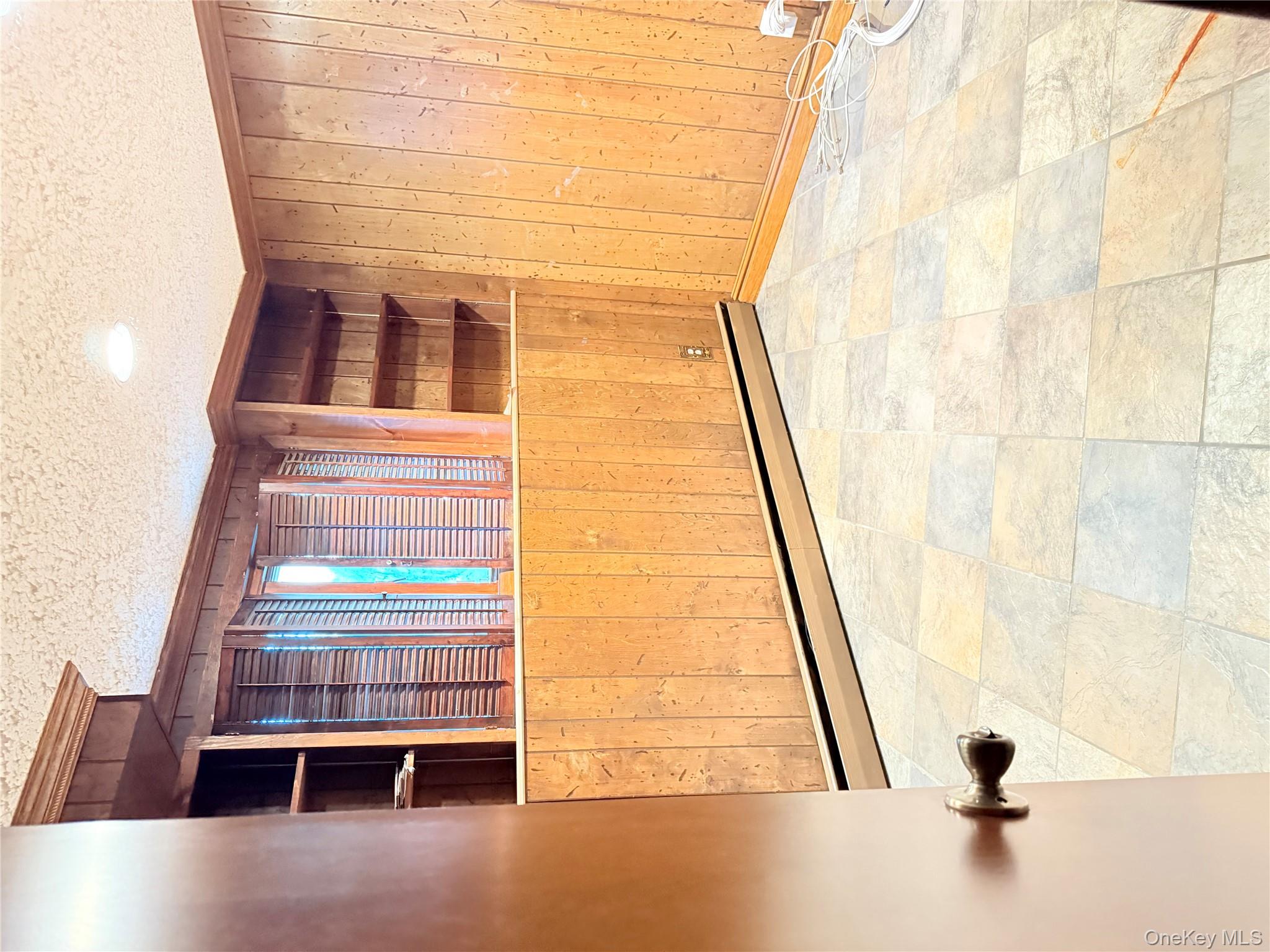 #15 photo, 30 Dogwood Road, Albertson , NY 11507