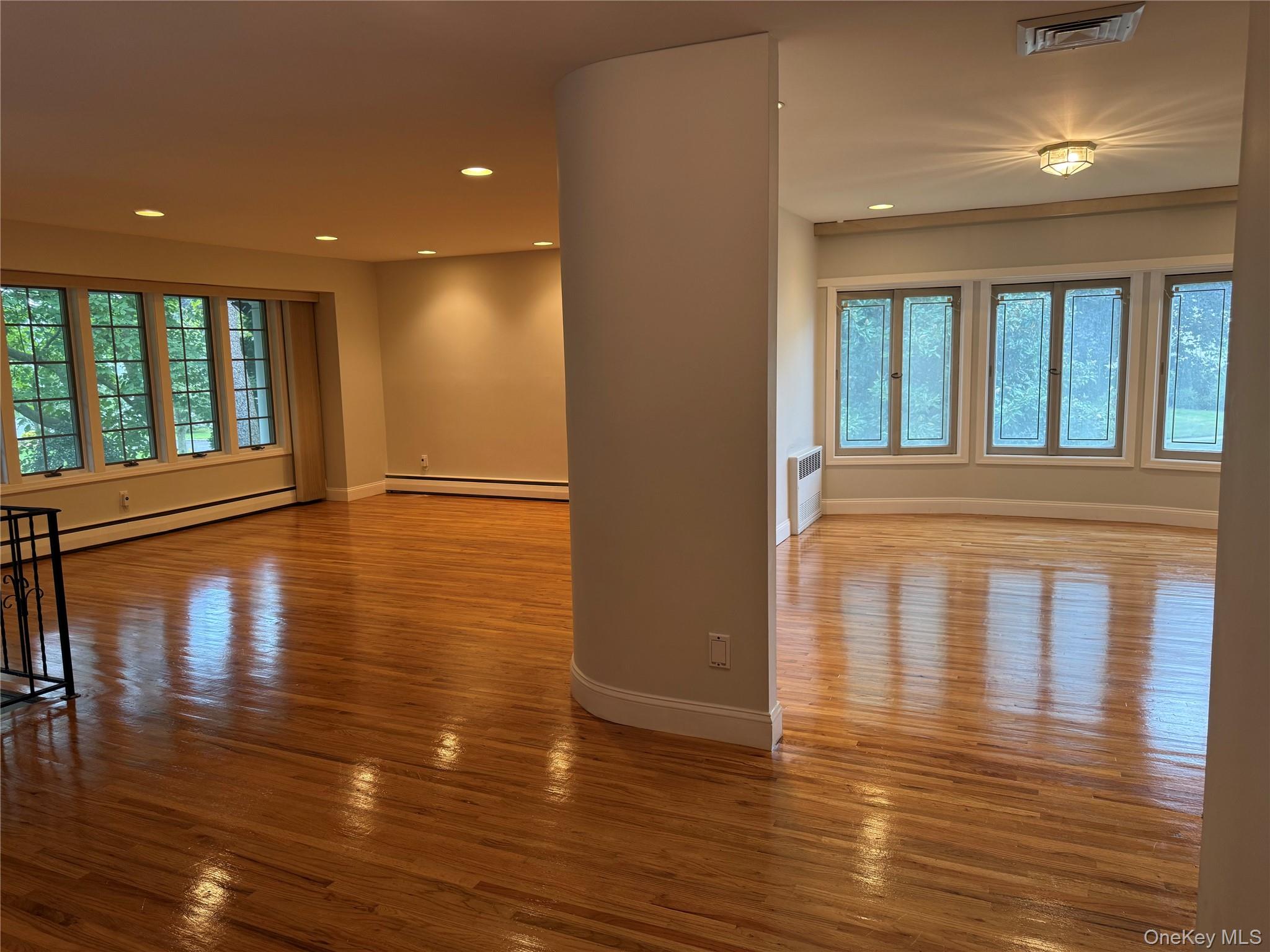 #5 photo, 30 Dogwood Road, Albertson , NY 11507