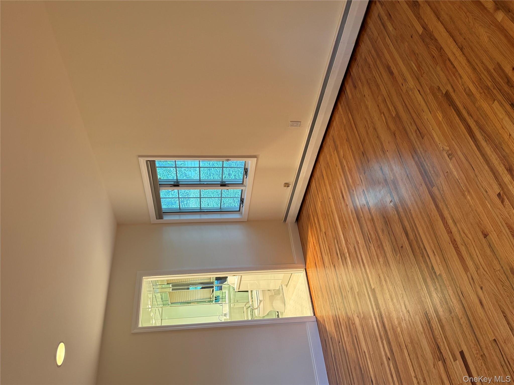 #6 photo, 30 Dogwood Road, Albertson , NY 11507