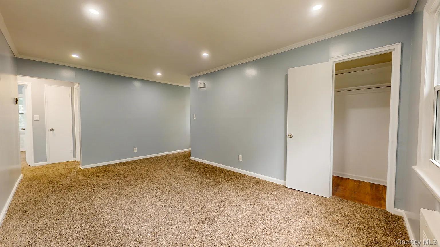 #6 photo, 22 Whitney Avenue, Floral Park , NY 11001