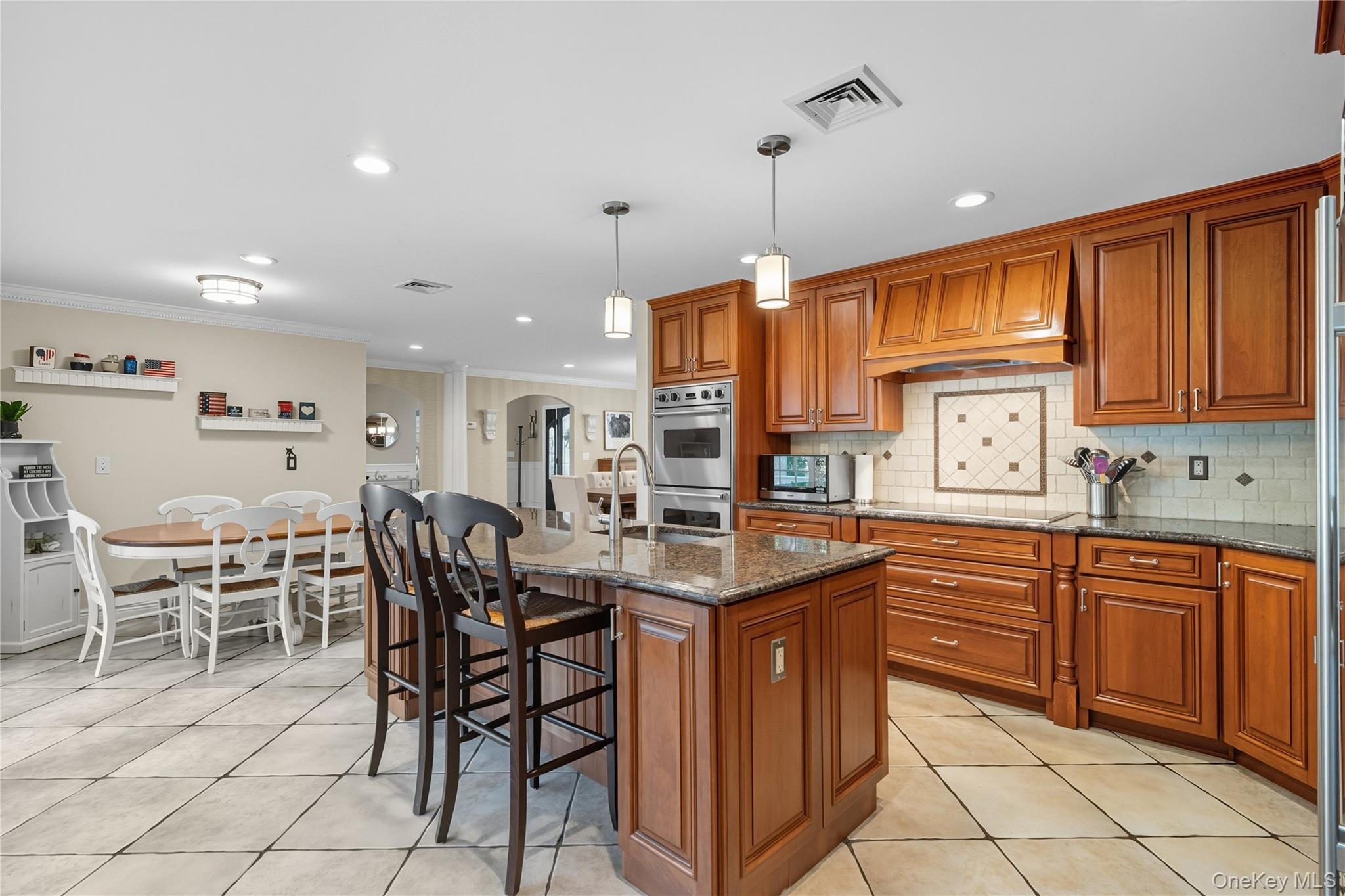 #13 photo, 16 Pine Road, Syosset , NY 11791