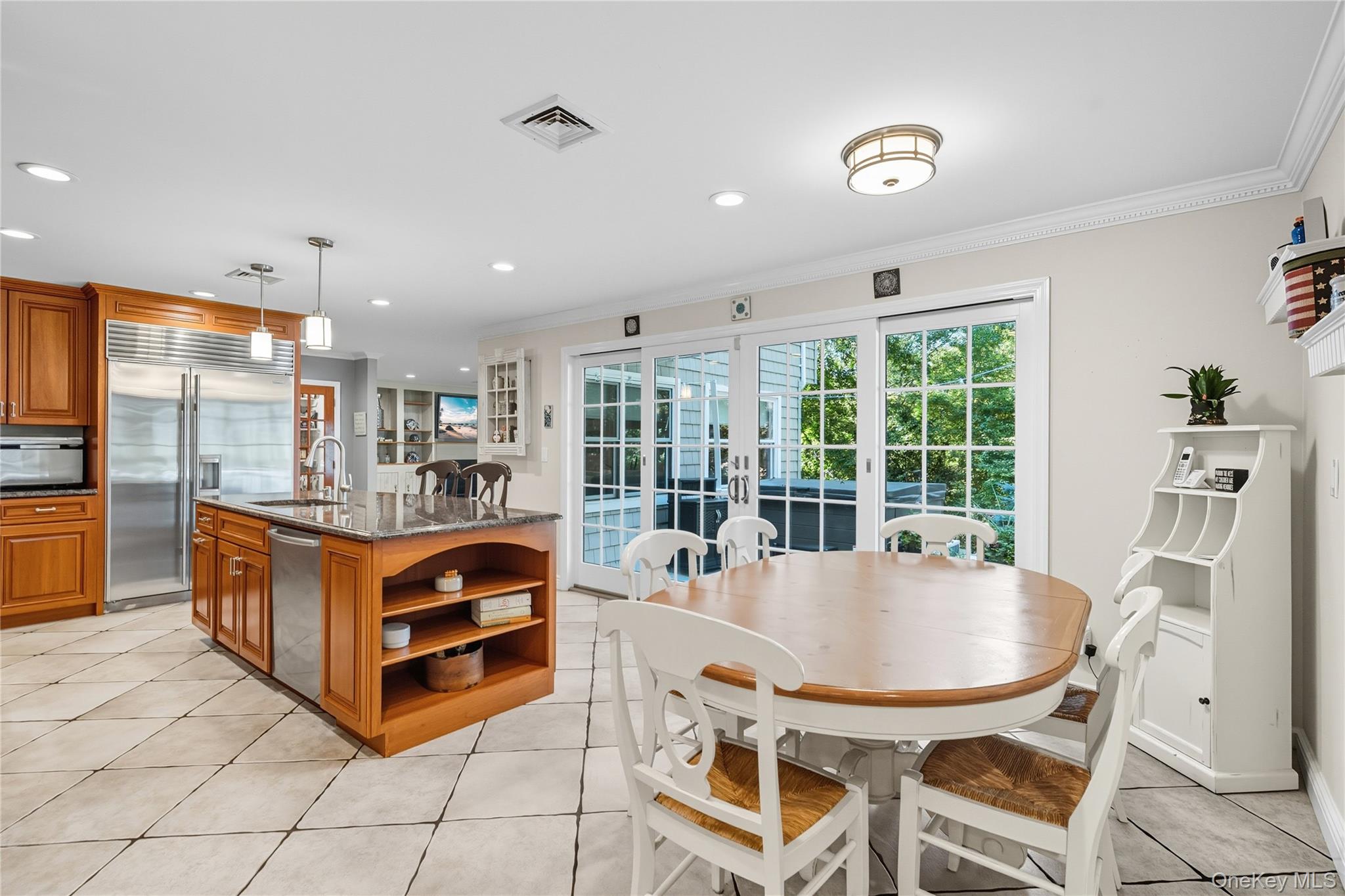 #14 photo, 16 Pine Road, Syosset , NY 11791