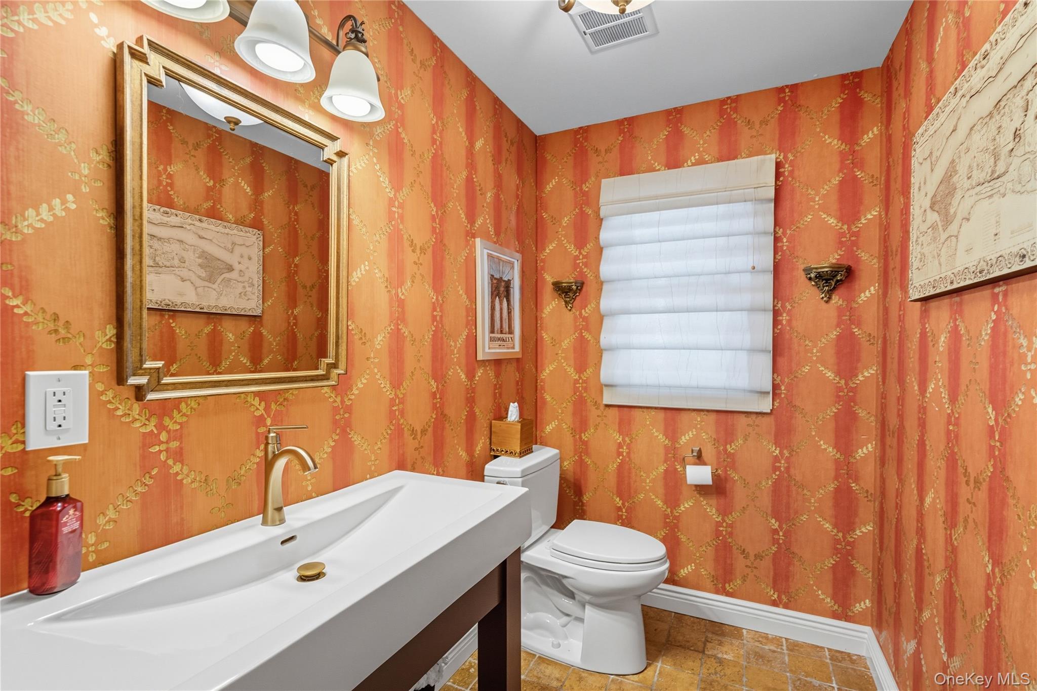 #19 photo, 16 Pine Road, Syosset , NY 11791