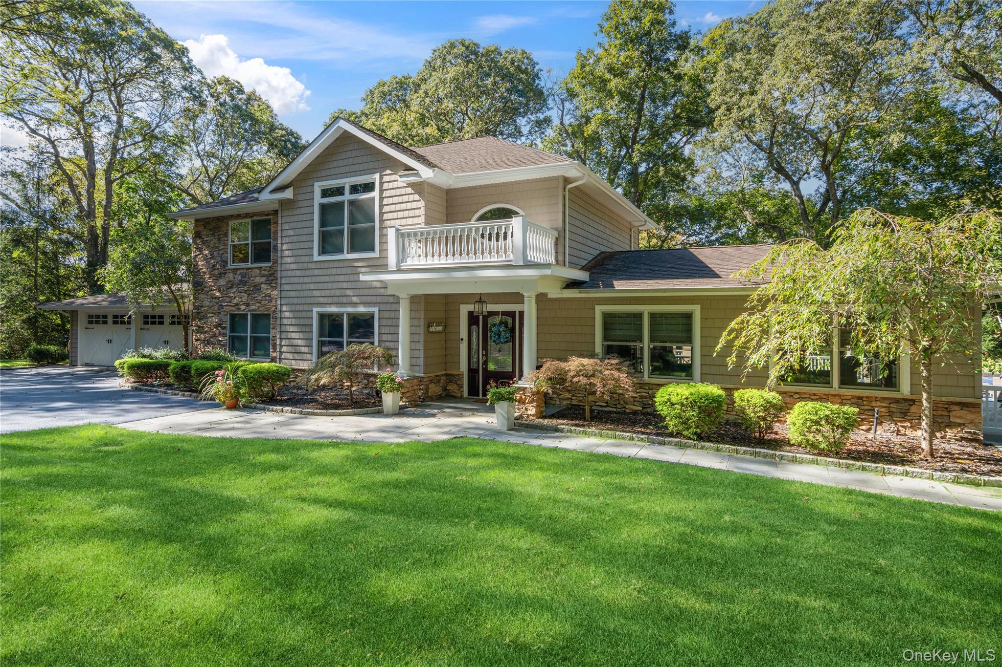 #2 photo, 16 Pine Road, Syosset , NY 11791