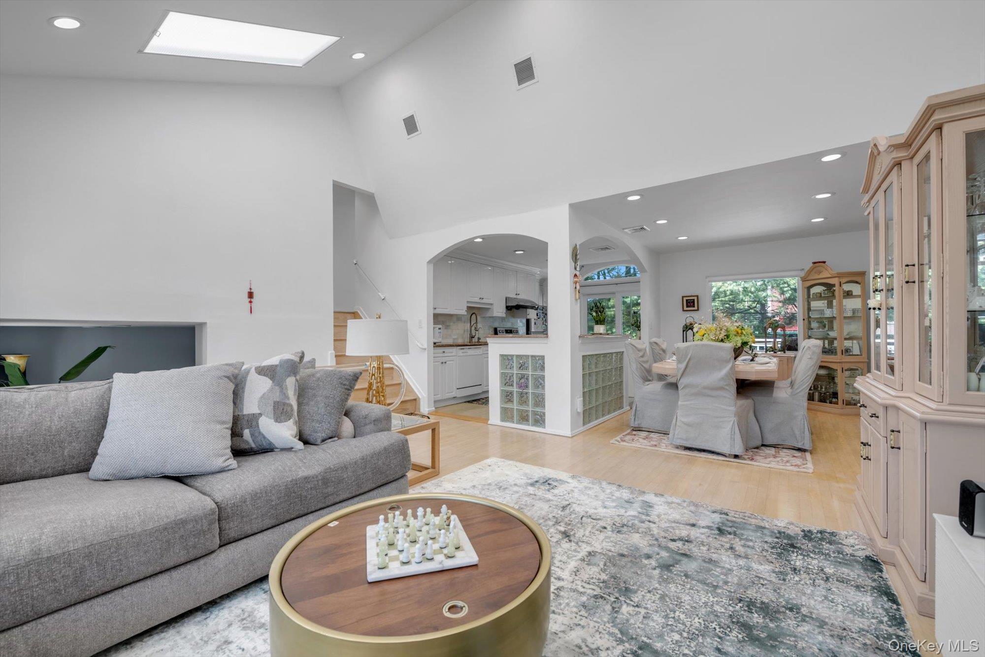 #4 photo, 38 Loretta Drive, ナッソー郡 Syosset , NY 11791