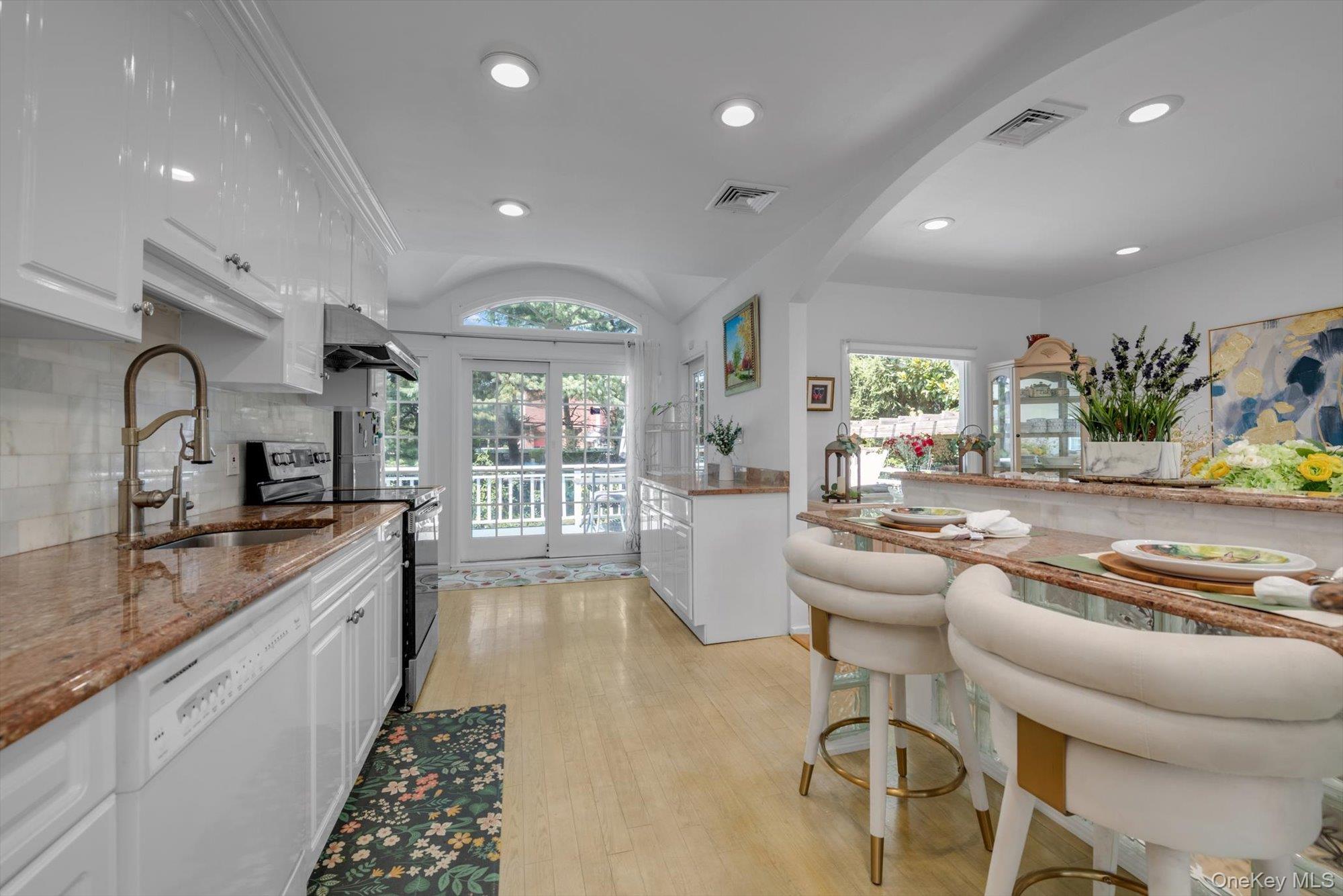 #7 photo, 38 Loretta Drive, ナッソー郡 Syosset , NY 11791