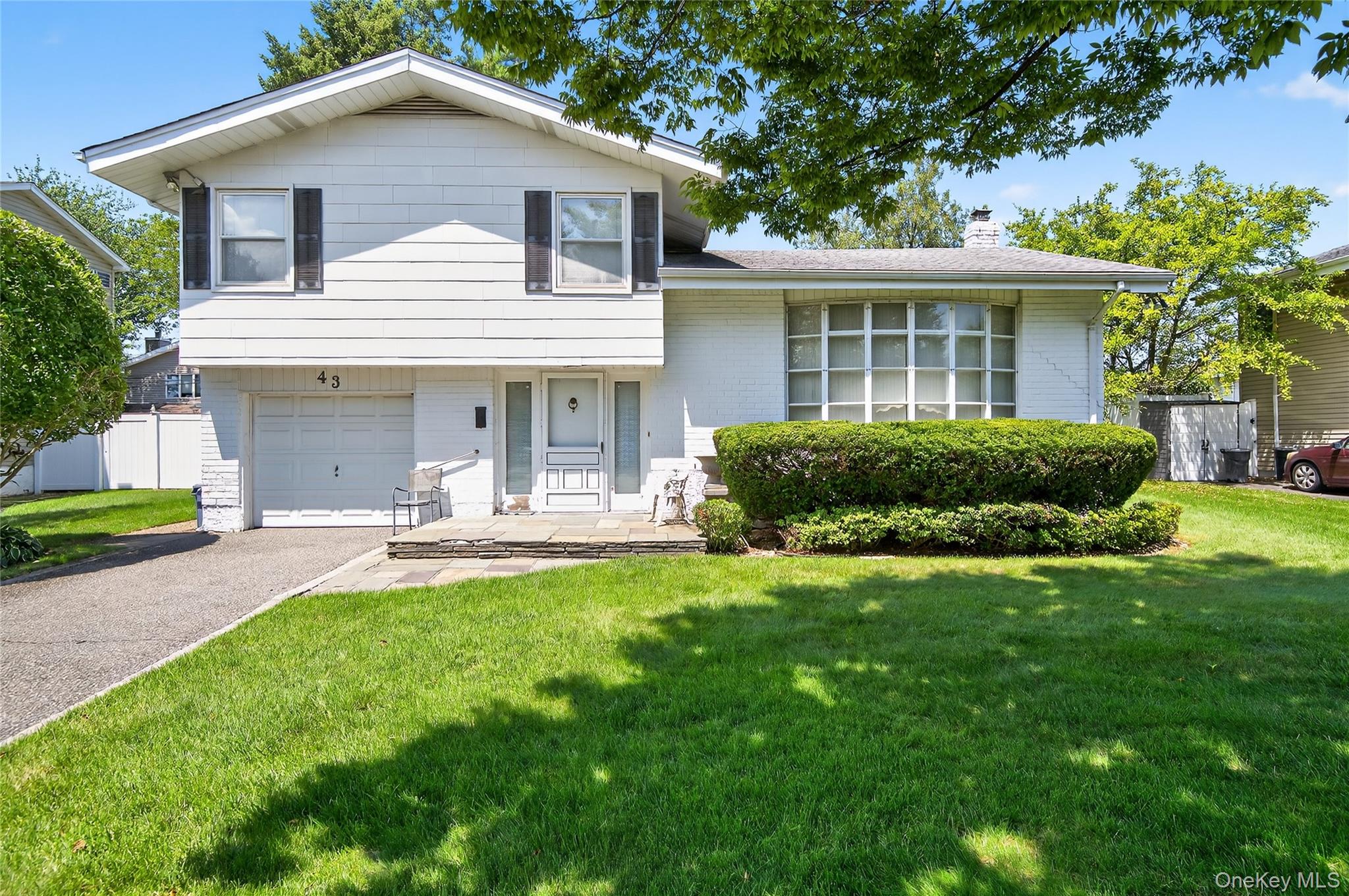 #1 photo, 43 Friendly Lane, Jericho , NY 11753