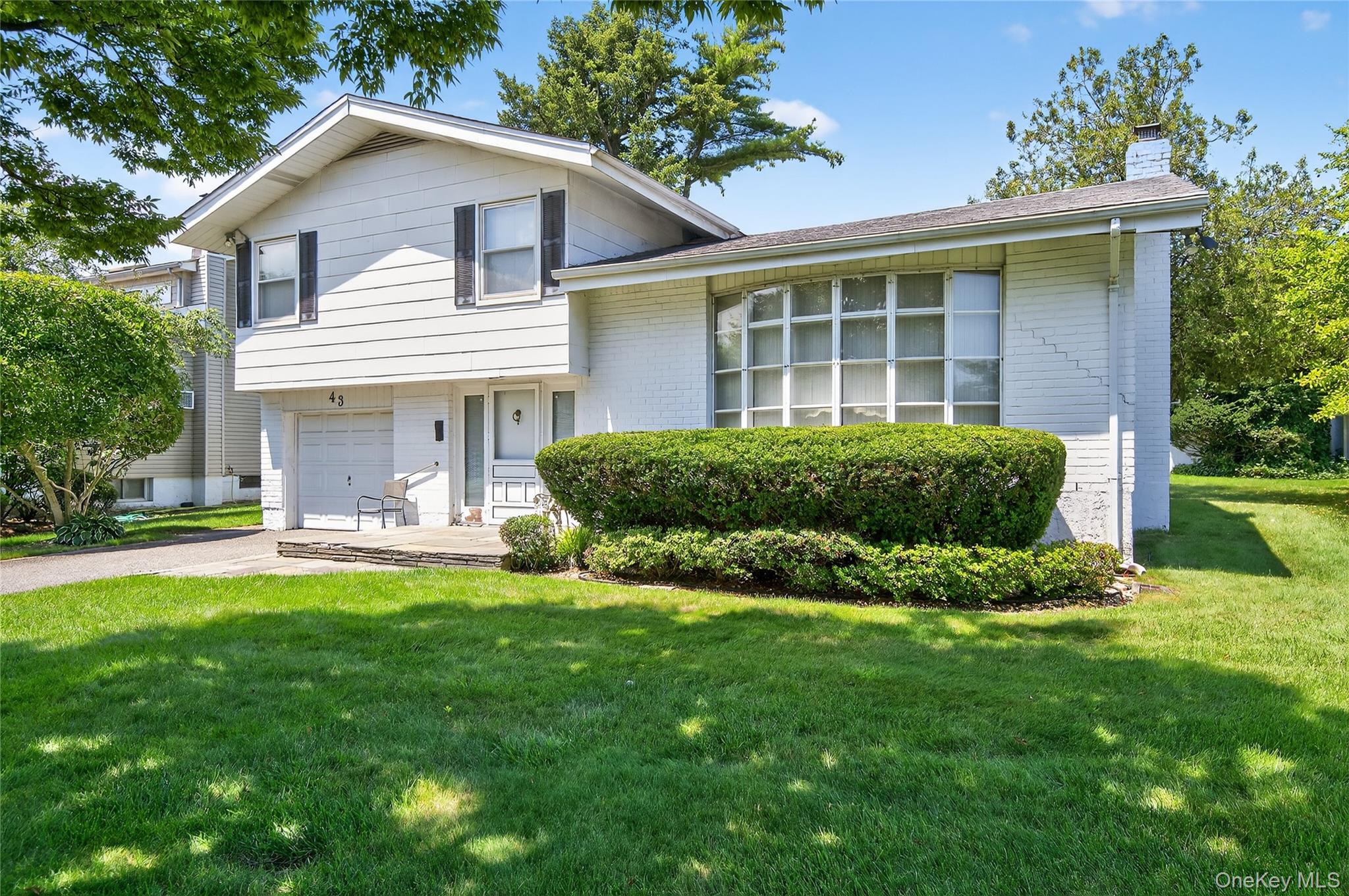 #2 photo, 43 Friendly Lane, Jericho , NY 11753