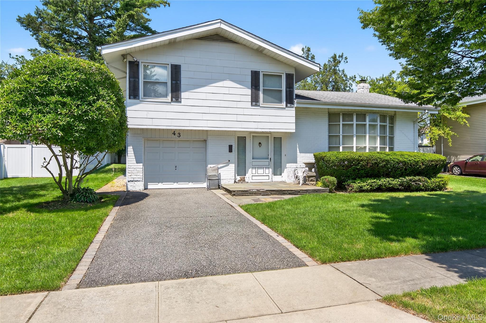 #3 photo, 43 Friendly Lane, Jericho , NY 11753