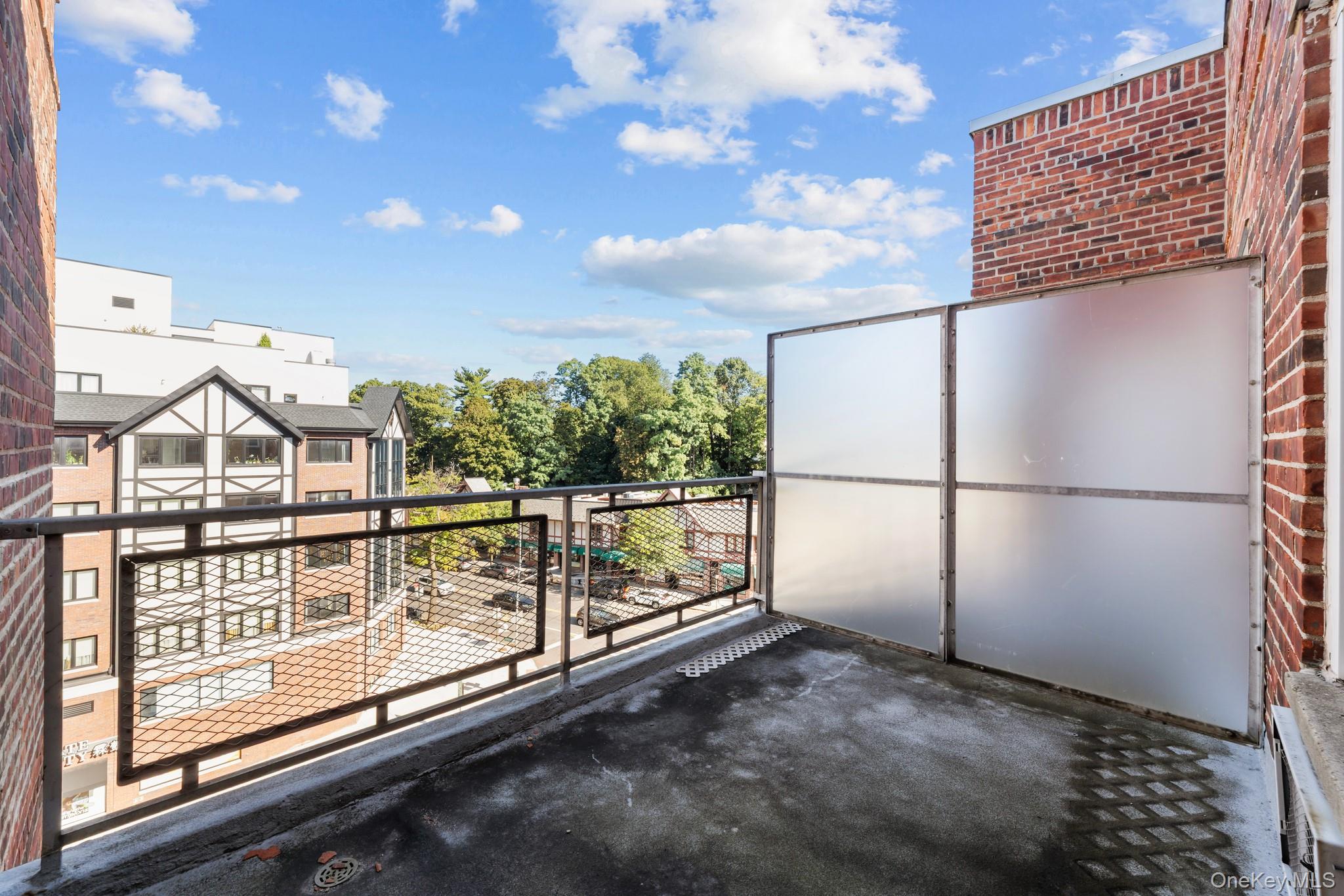 #18 photo, 241-20 Northern Boulevard, クイーンズ区 Douglaston , NY 11362