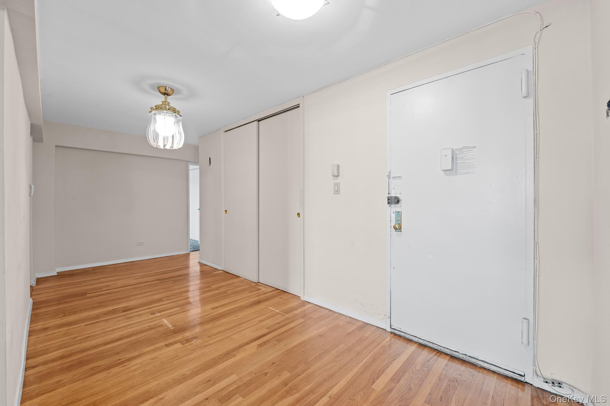 #8 photo, 241-20 Northern Boulevard, クイーンズ区 Douglaston , NY 11362