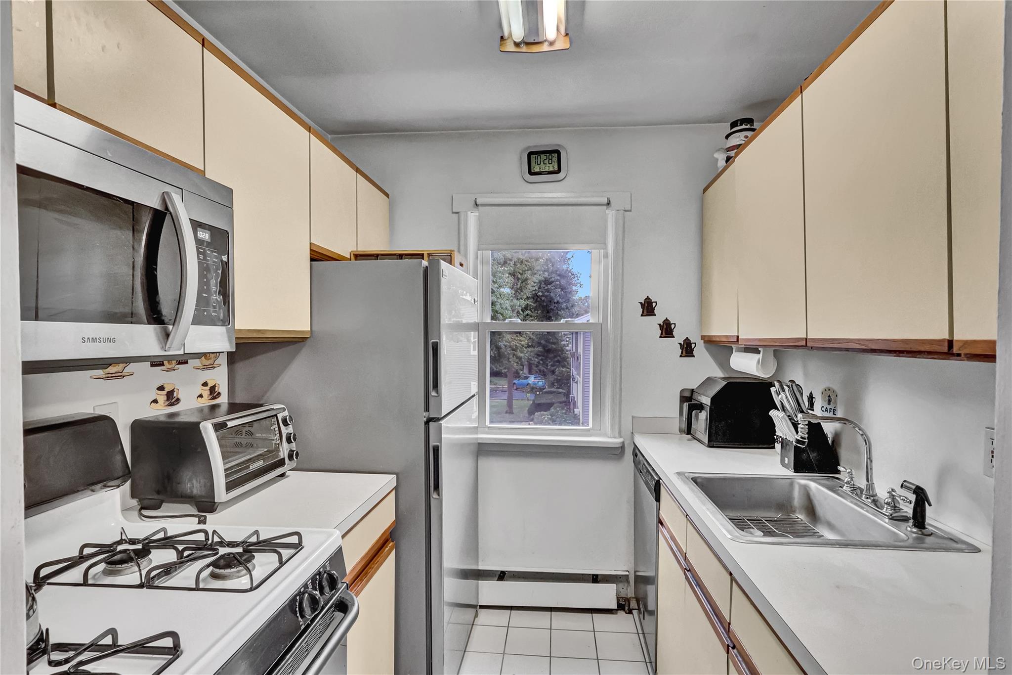 #8 photo, 20 Toehee Place, サフォーク郡 Islip , NY 11751