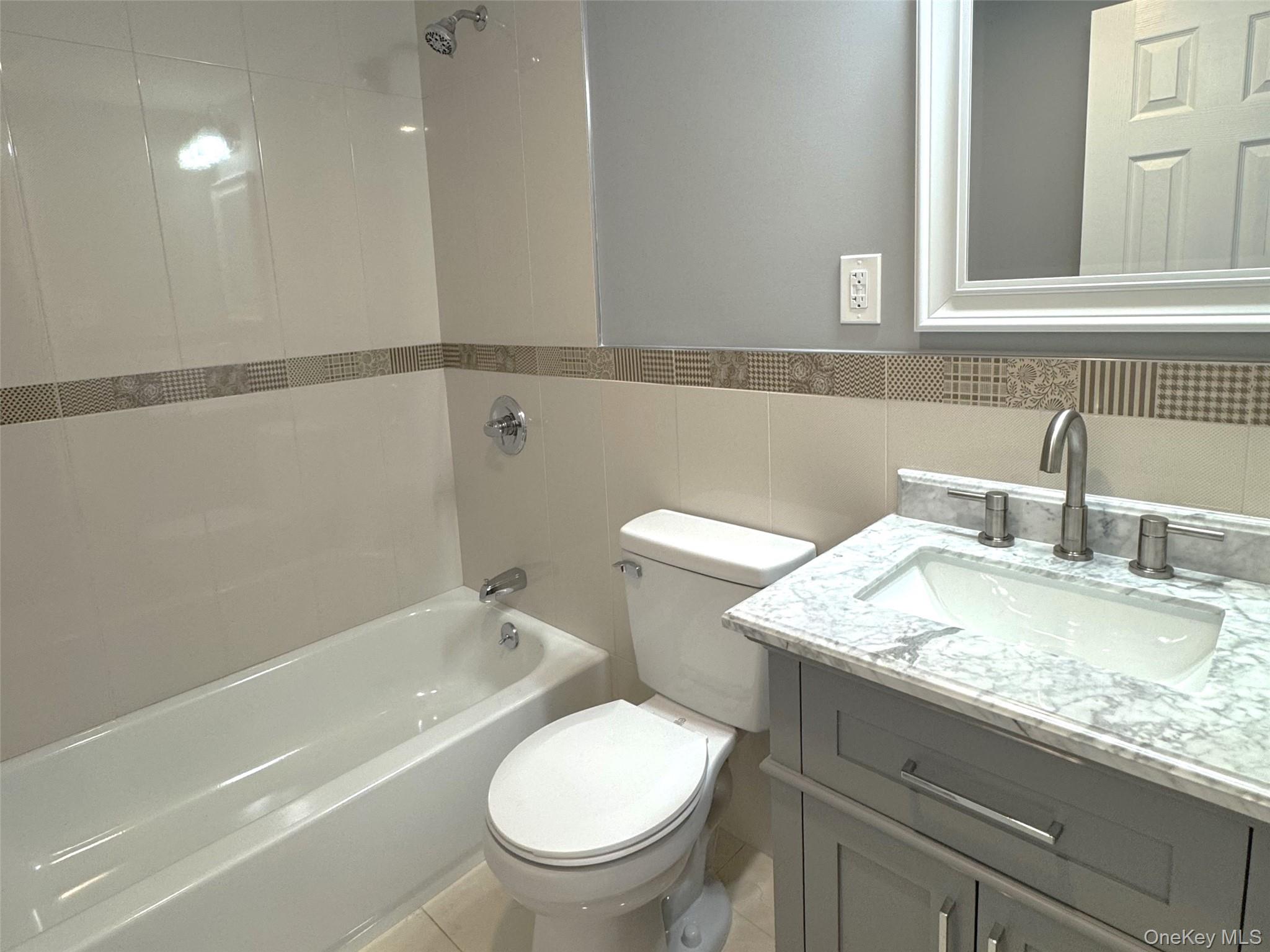 #11 photo, 8 Lexington Court, サフォーク郡 Coram , NY 11727