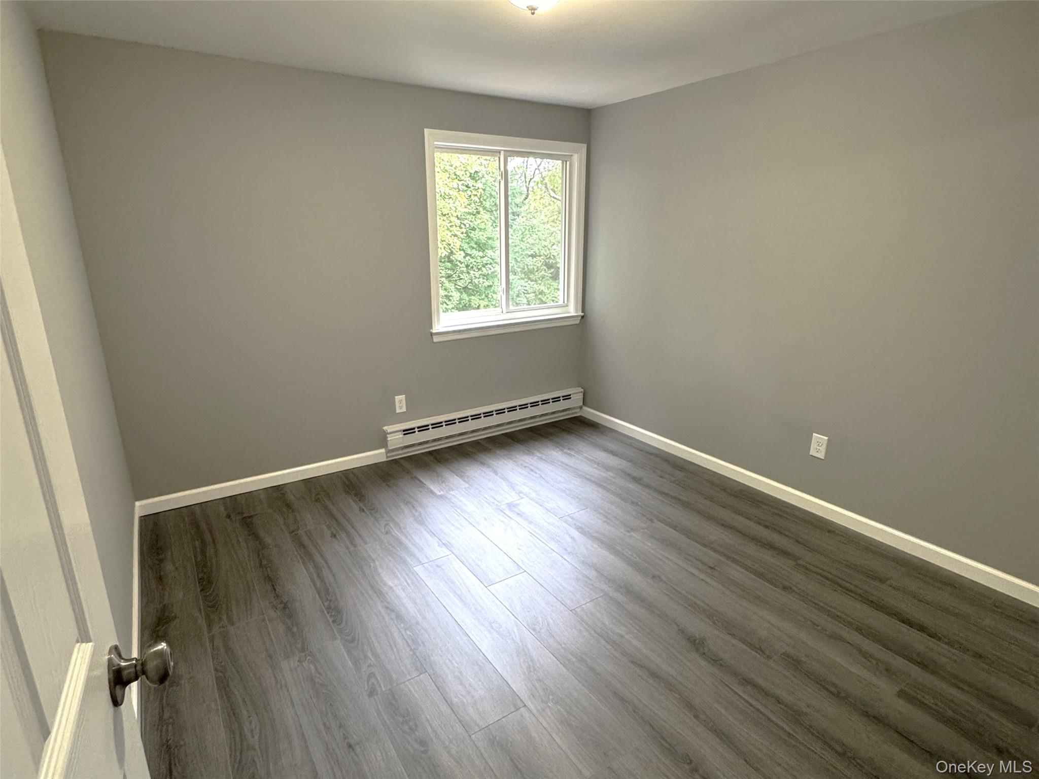 #12 photo, 8 Lexington Court, サフォーク郡 Coram , NY 11727