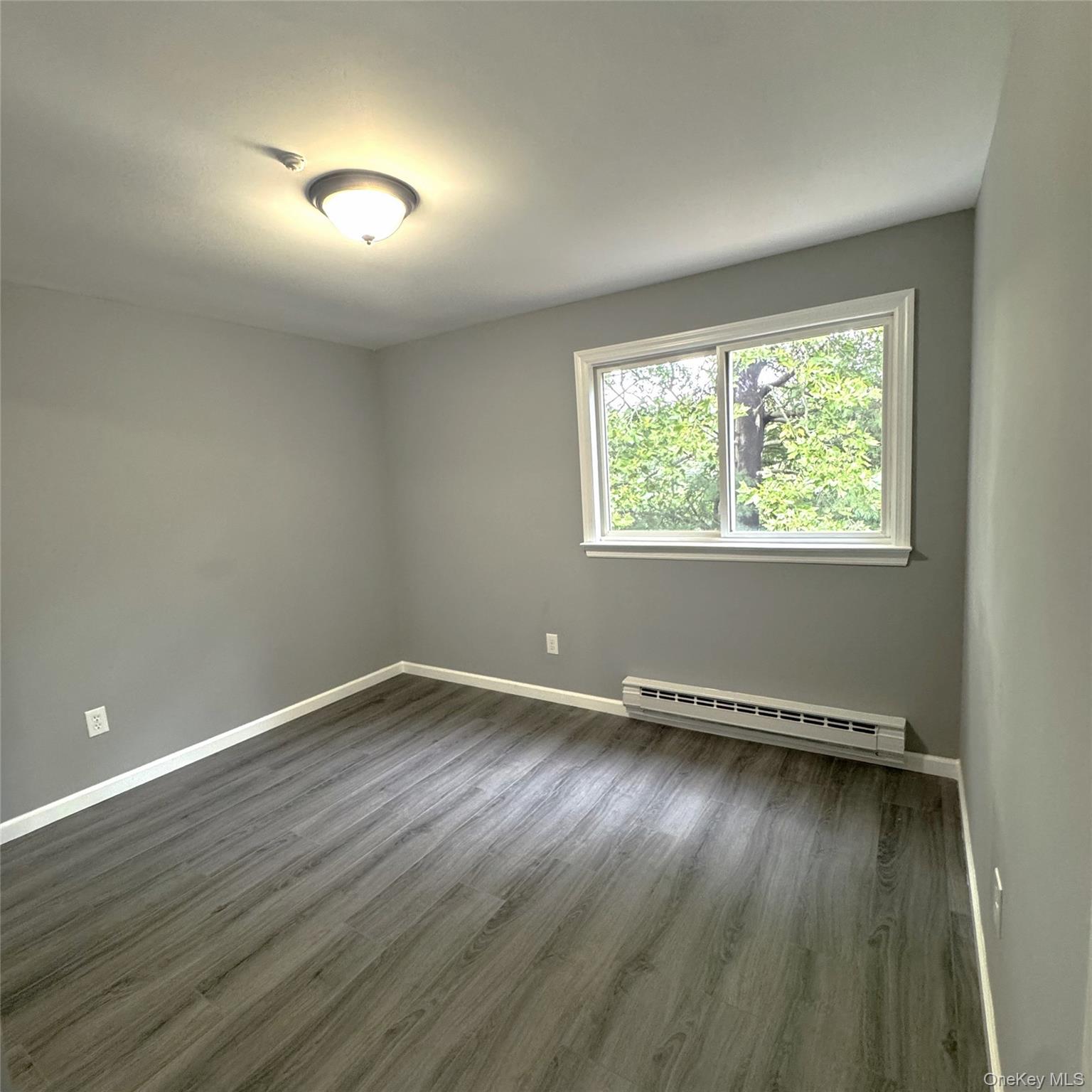 #13 photo, 8 Lexington Court, サフォーク郡 Coram , NY 11727