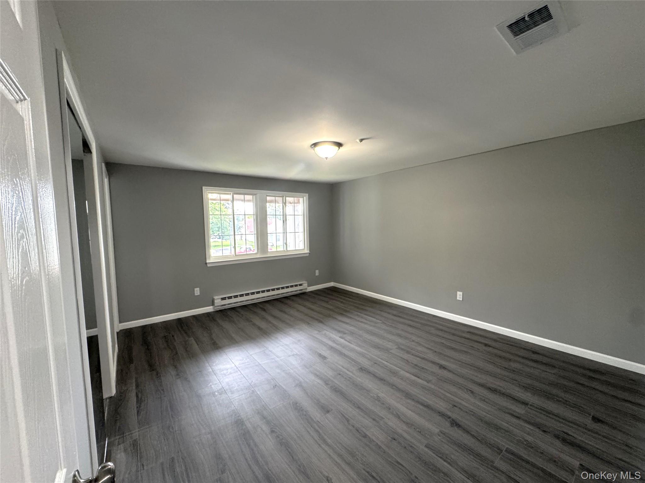 #9 photo, 8 Lexington Court, サフォーク郡 Coram , NY 11727