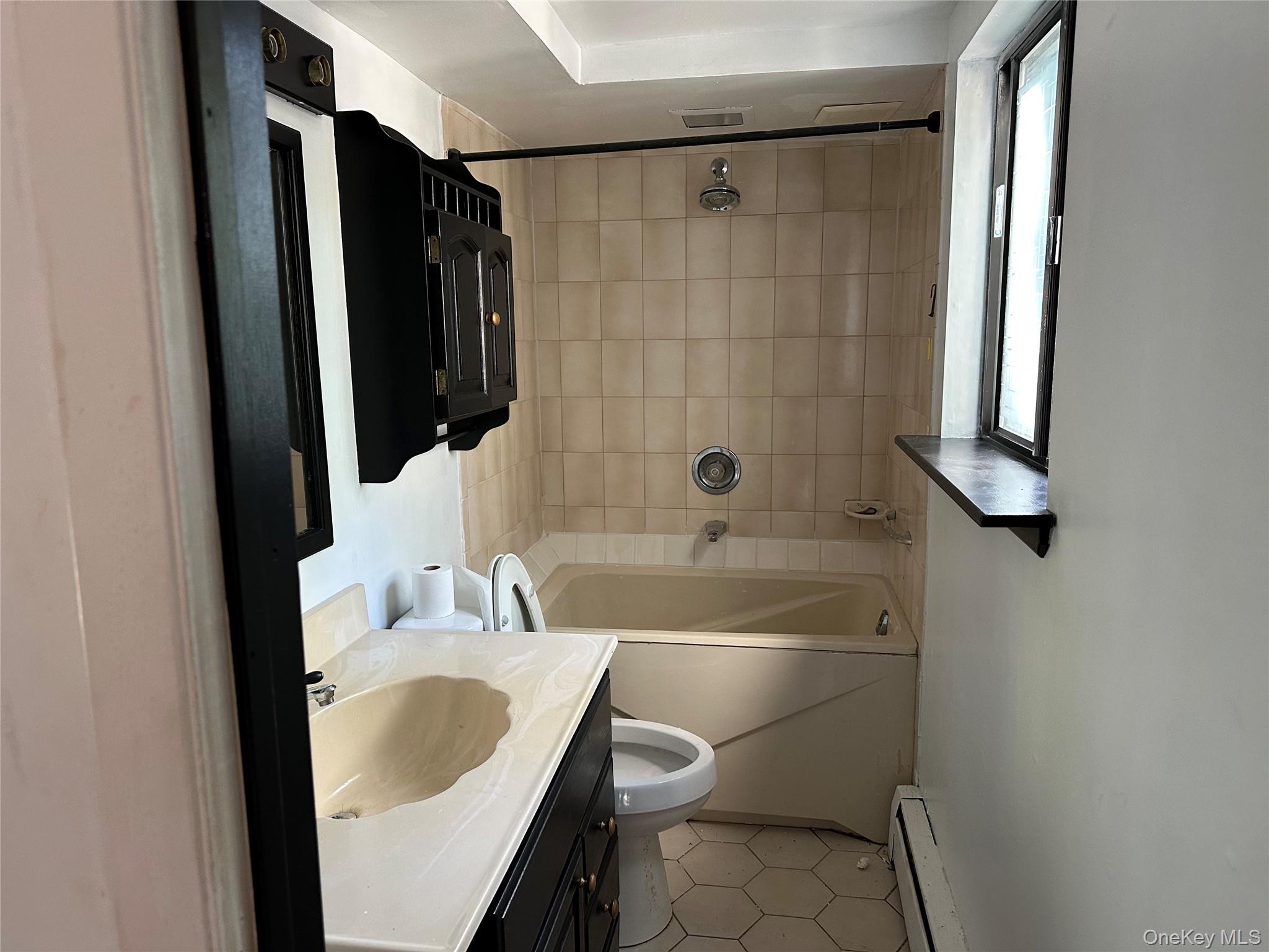 #15 photo, 676 Bohemia Parkway, Sayville , NY 11782