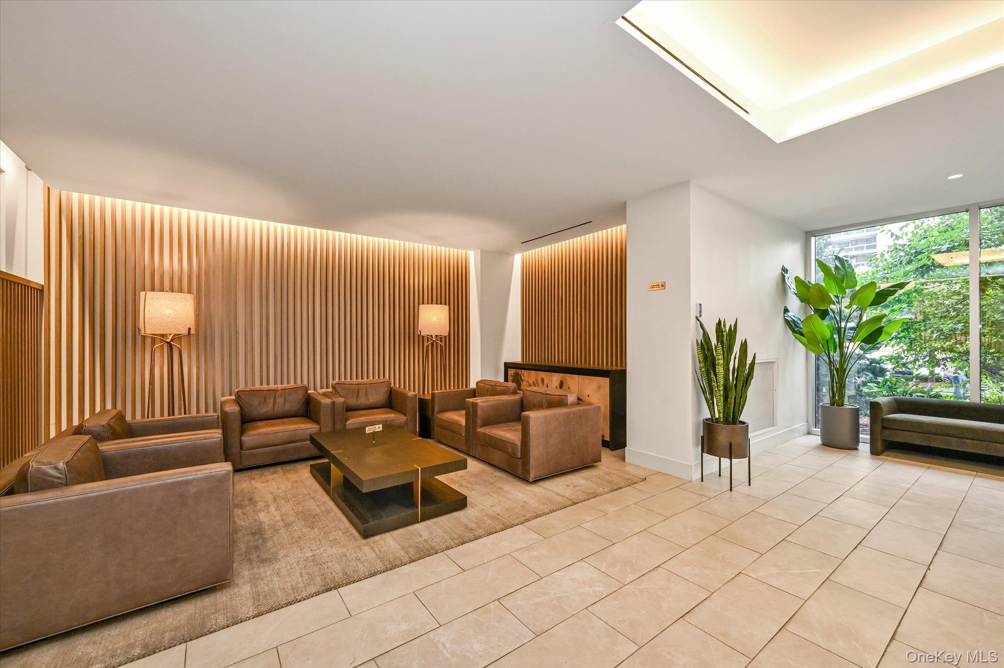 #8 photo, 70-25 yellowstone Boulevard, クイーンズ区 Forest Hills , NY 11375