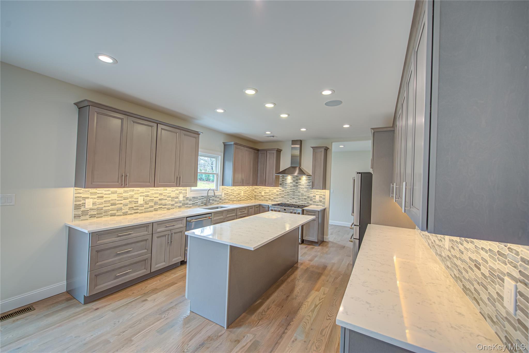 #11 photo, 176 Southern Boulevard, サフォーク郡 Nesconset , NY 11767