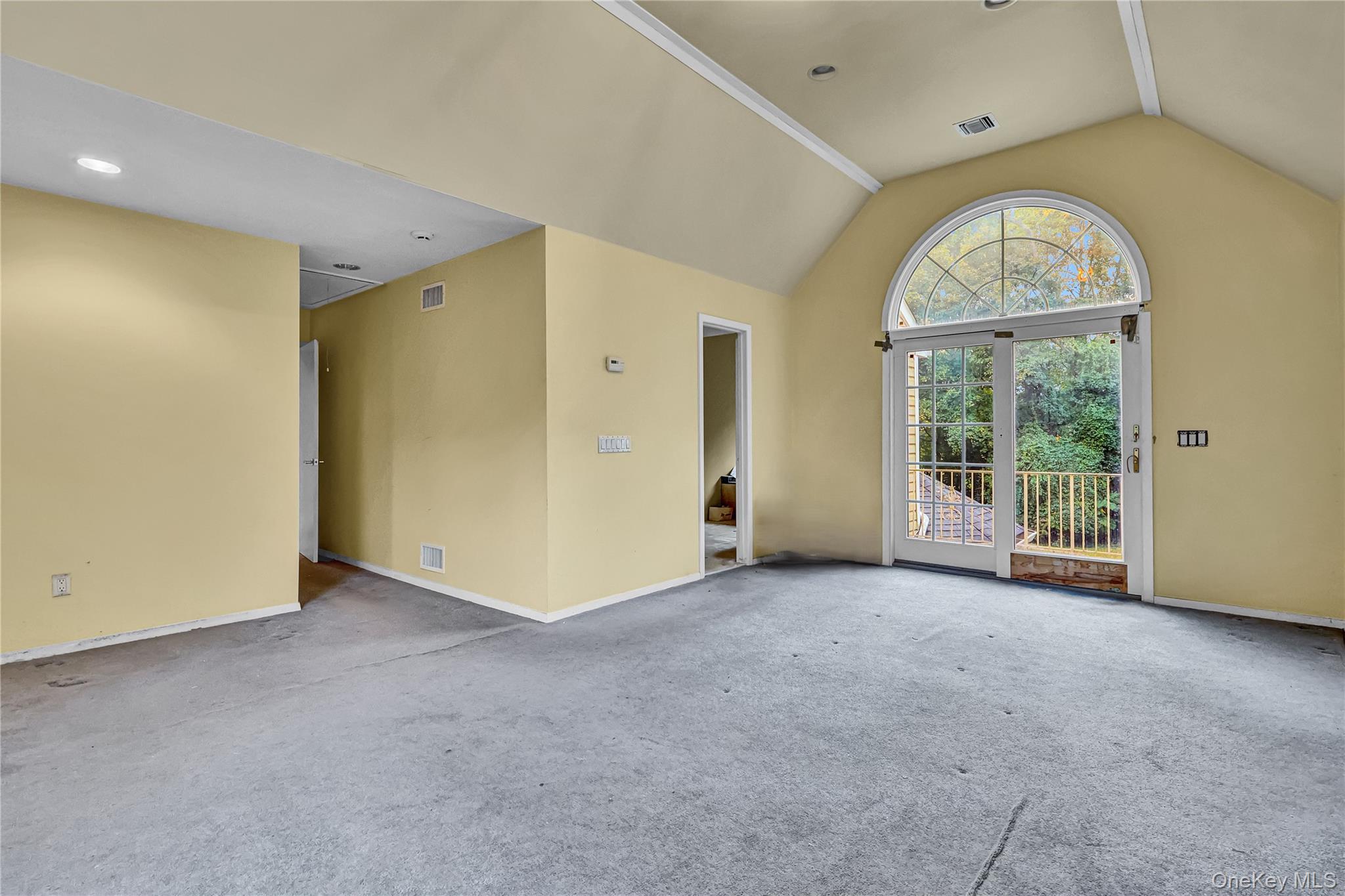 #17 photo, 1 Oakleaf Court, Huntington , NY 11743