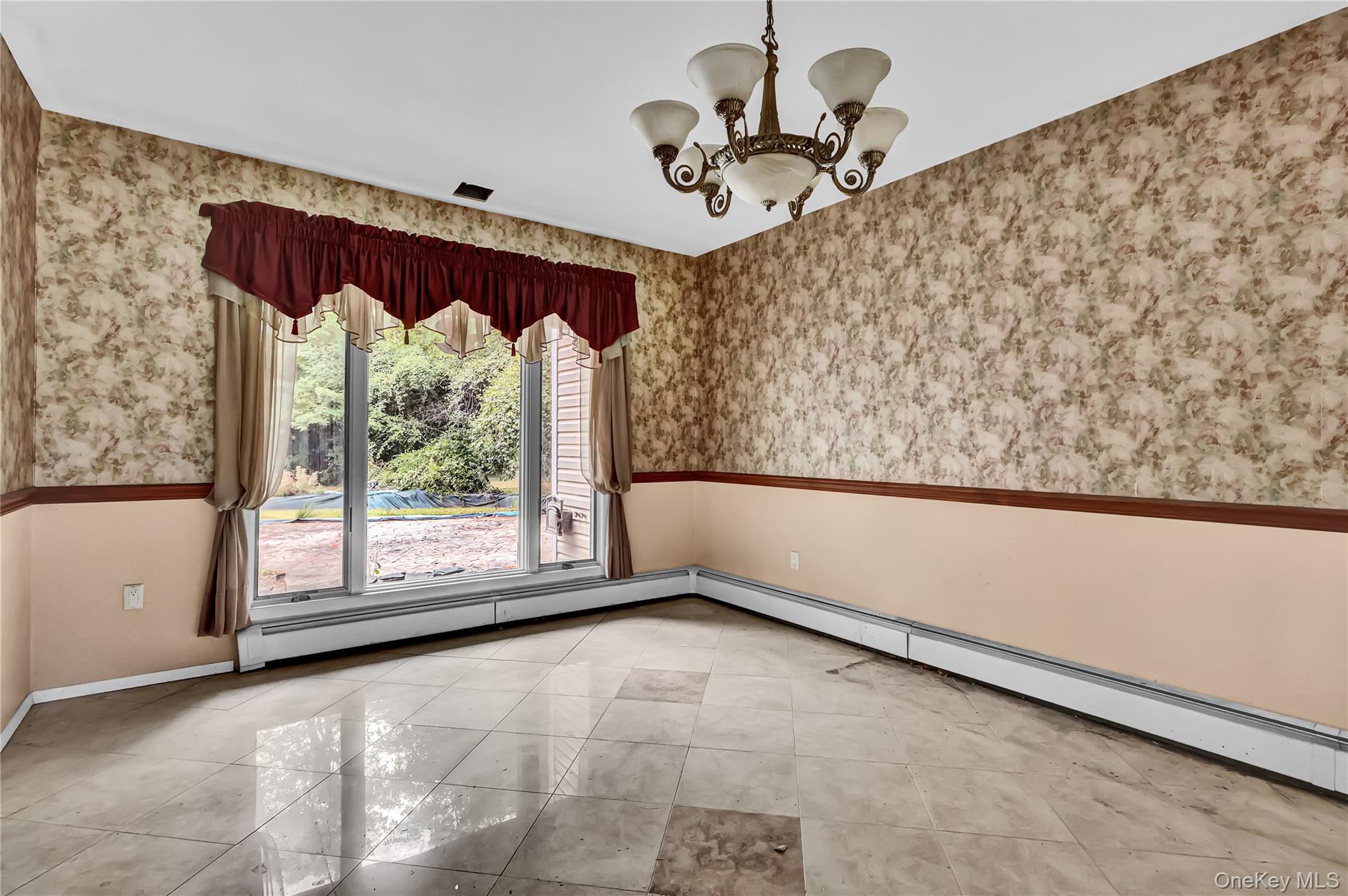 #3 photo, 1 Oakleaf Court, Huntington , NY 11743