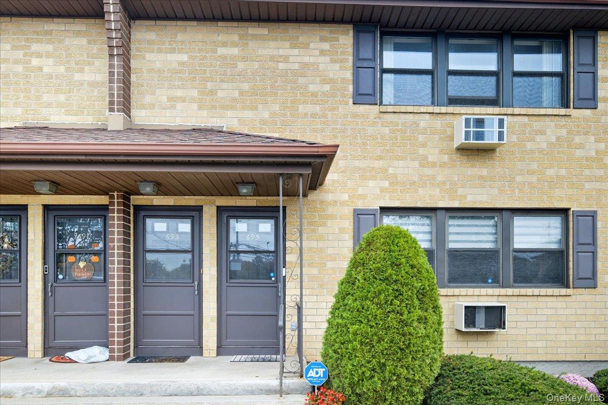 #3 photo, 693 Wantagh Avenue, ナッソー郡 Wantagh , NY 11793