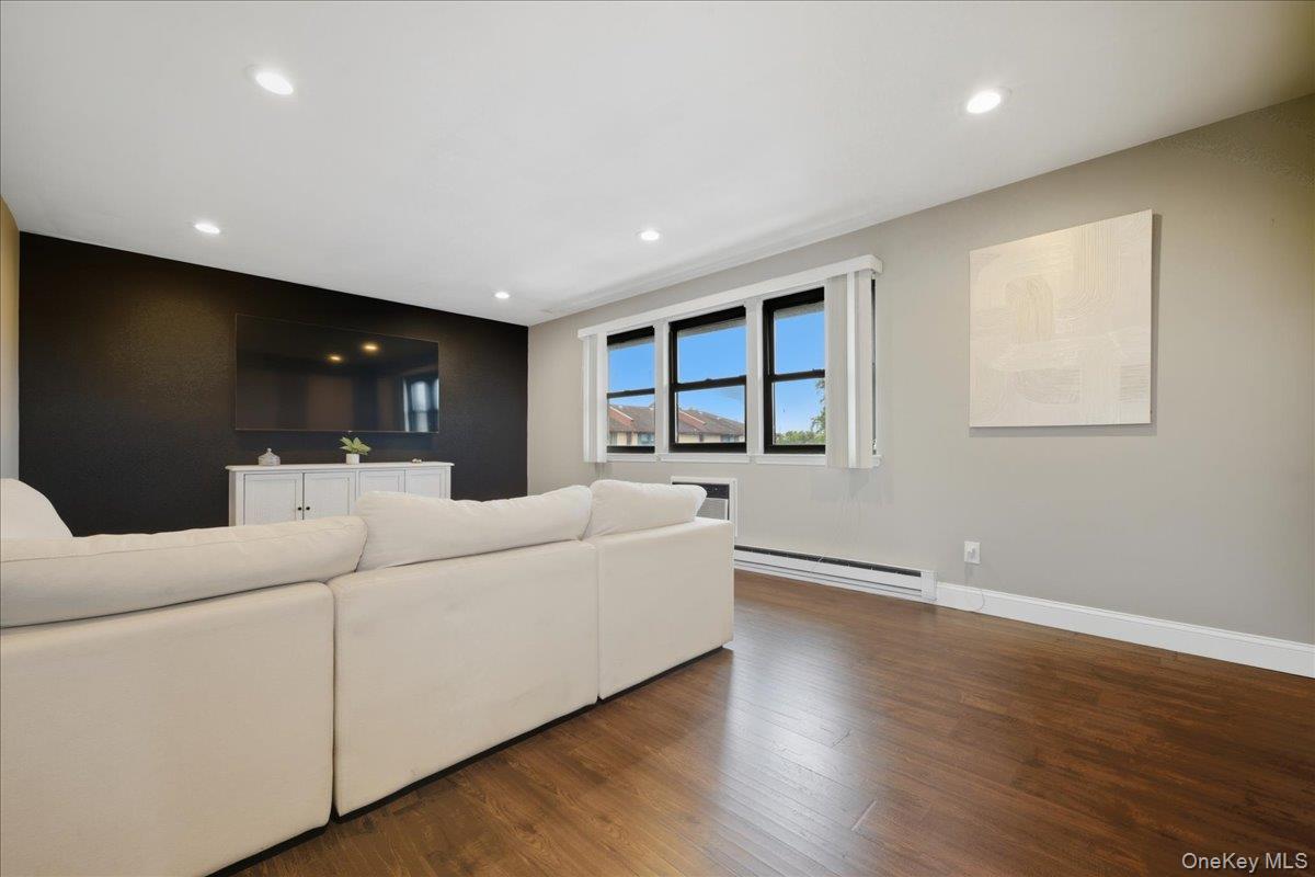 #5 photo, 693 Wantagh Avenue, ナッソー郡 Wantagh , NY 11793