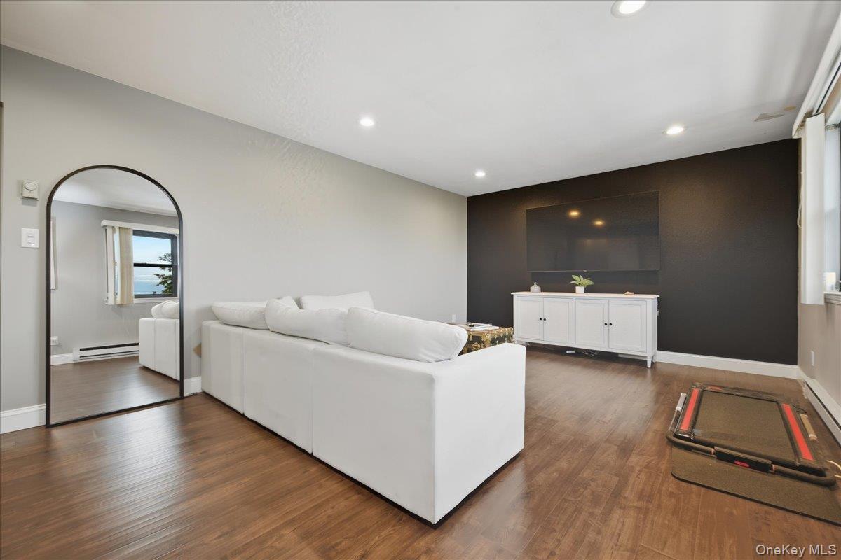 #6 photo, 693 Wantagh Avenue, ナッソー郡 Wantagh , NY 11793