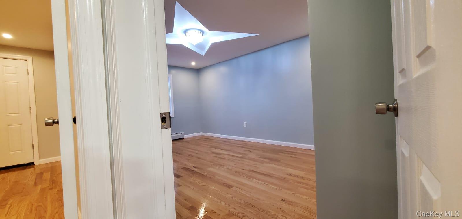 #4 photo, 914 Duncan Street, Bronx , NY 10469