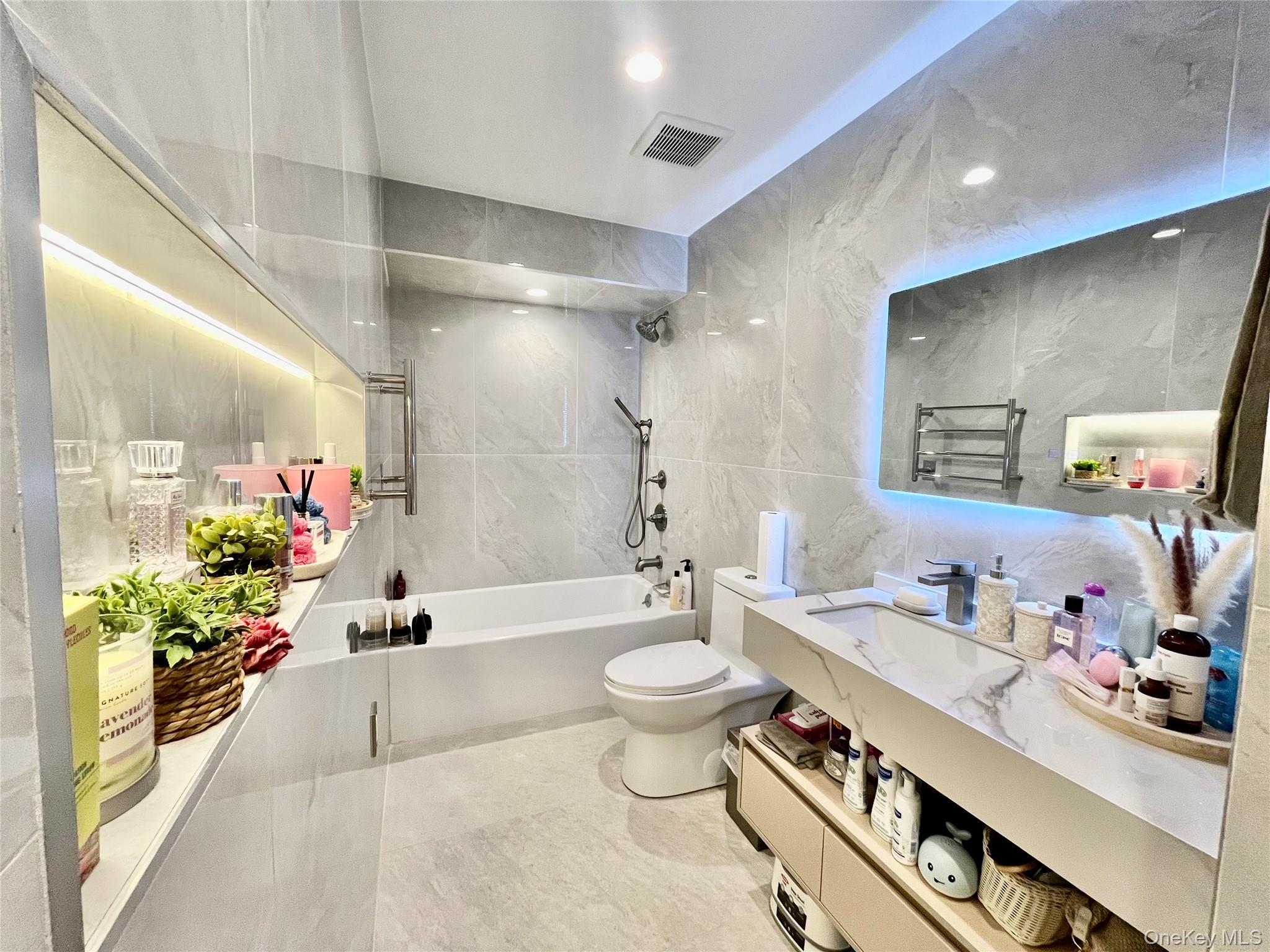 #16 photo, 322 Kansas Street, Lindenhurst , NY 11757