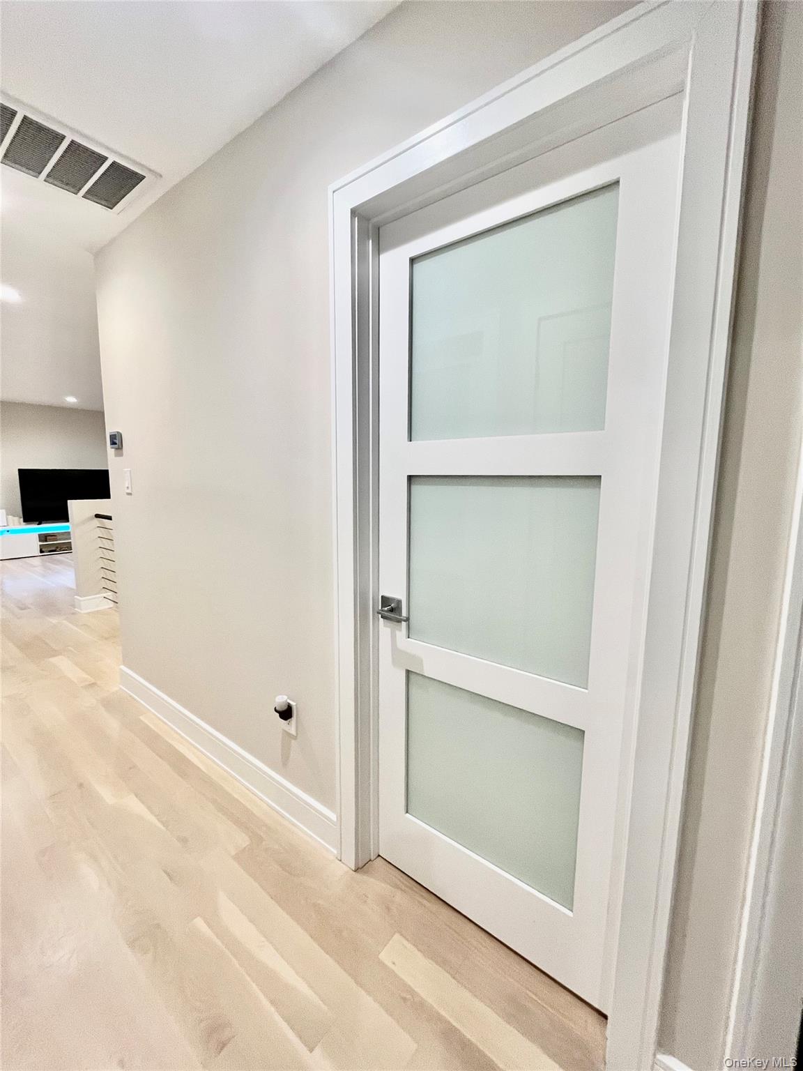 #18 photo, 322 Kansas Street, Lindenhurst , NY 11757