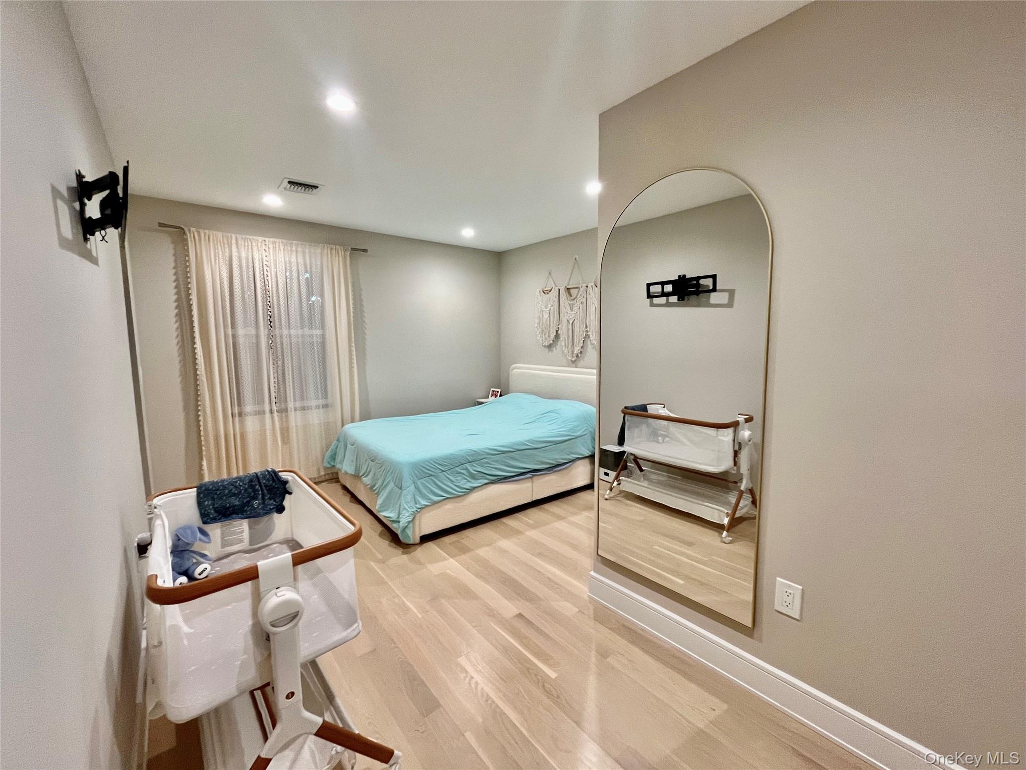 #20 photo, 322 Kansas Street, Lindenhurst , NY 11757