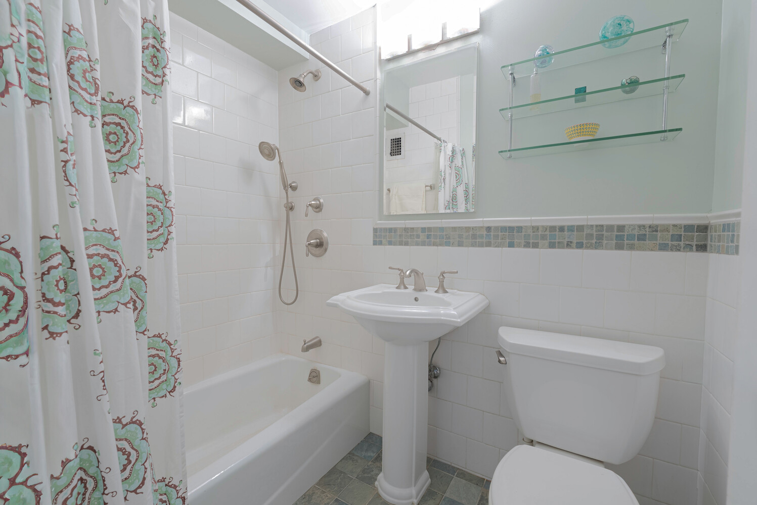 #11 photo, 241 E 76TH Street, Lenox Hill , NY 10021