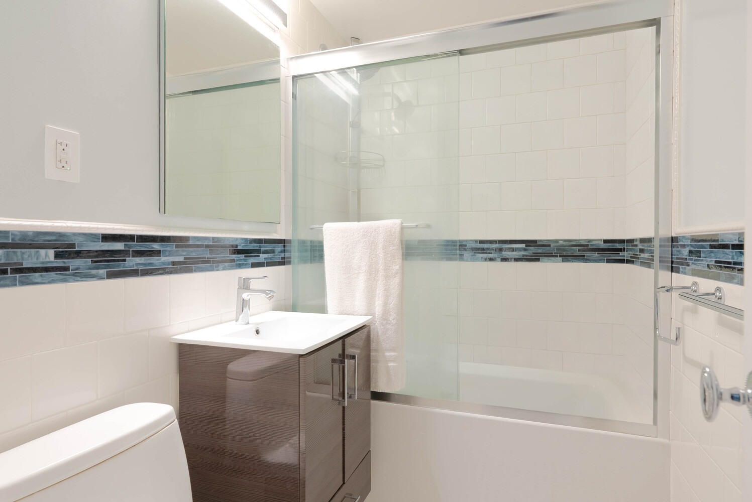 #13 photo, 241 E 76TH Street, Lenox Hill , NY 10021