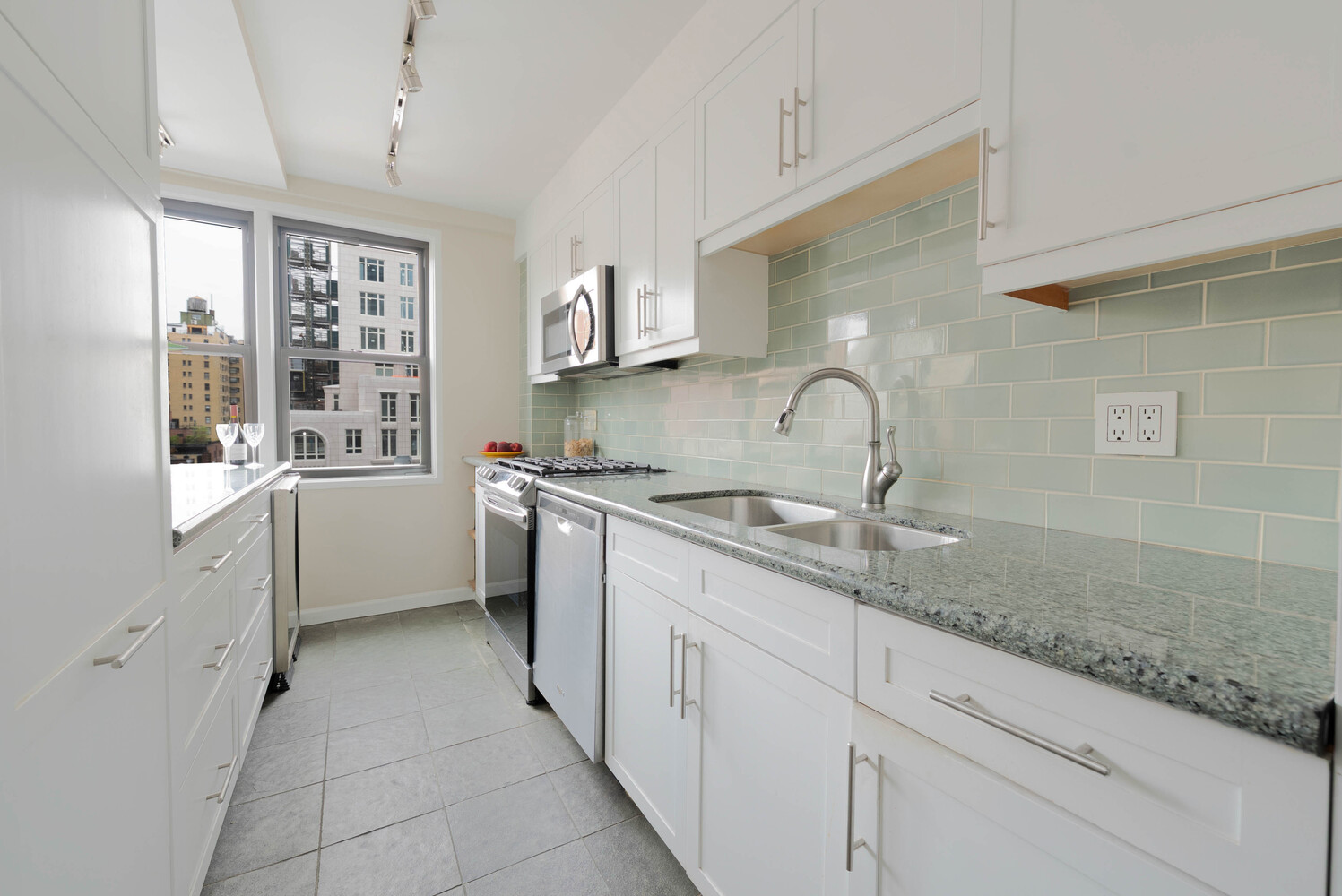 #8 photo, 241 E 76TH Street, Lenox Hill , NY 10021