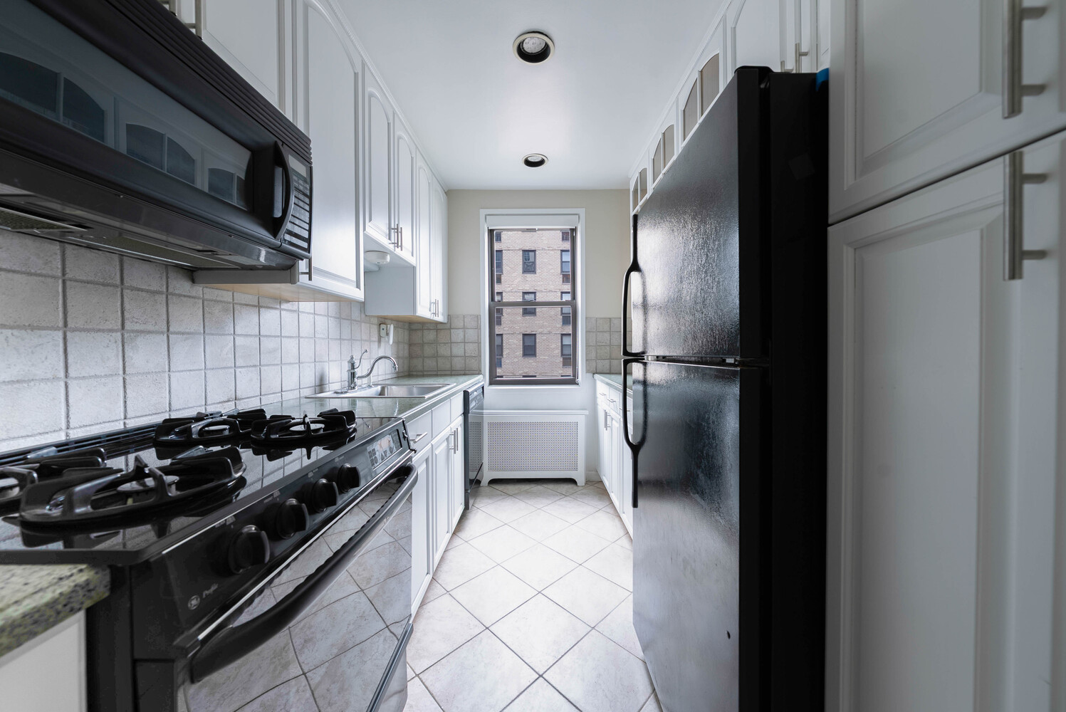 #9 photo, 241 E 76TH Street, Lenox Hill , NY 10021